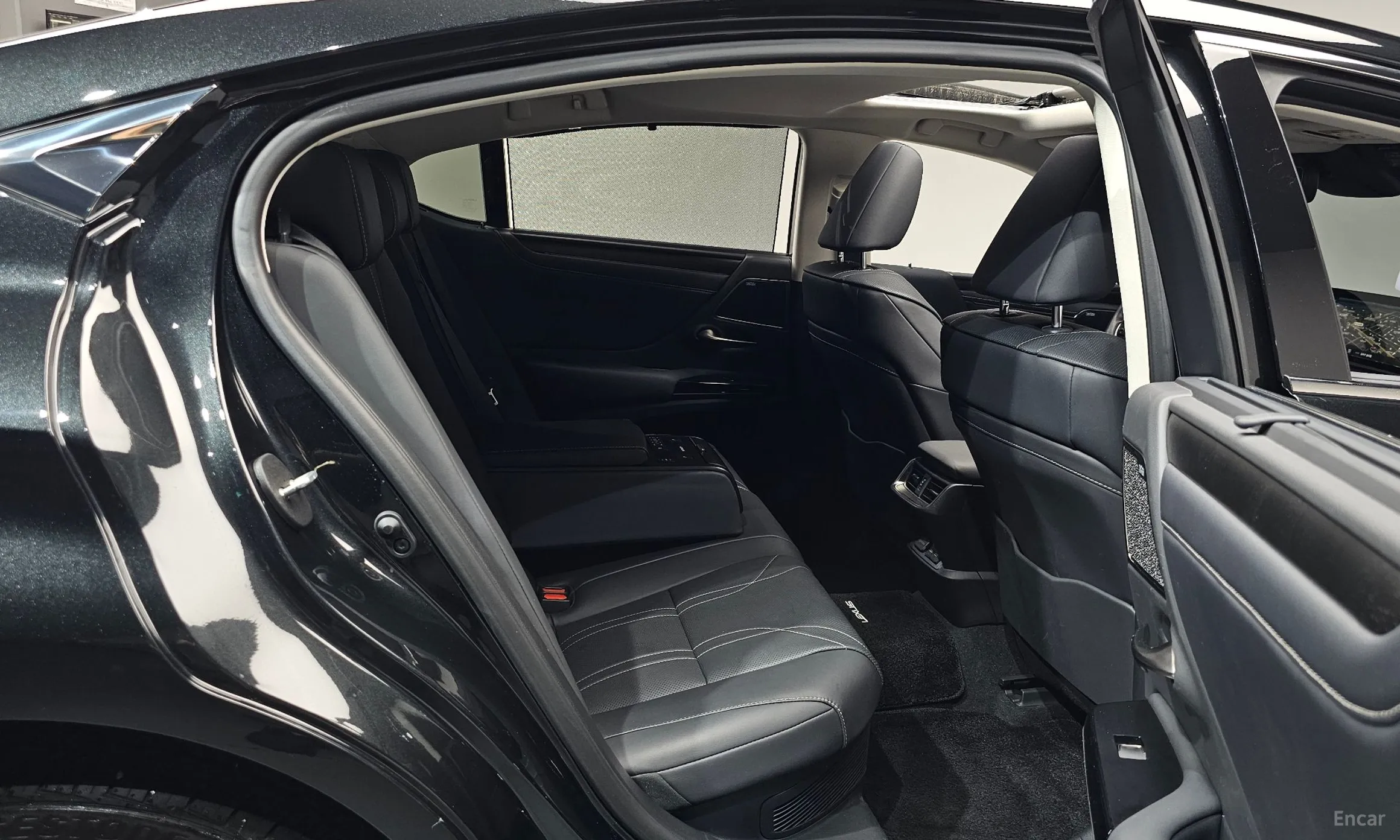 Lexus ES300h 7th Generation превью 11