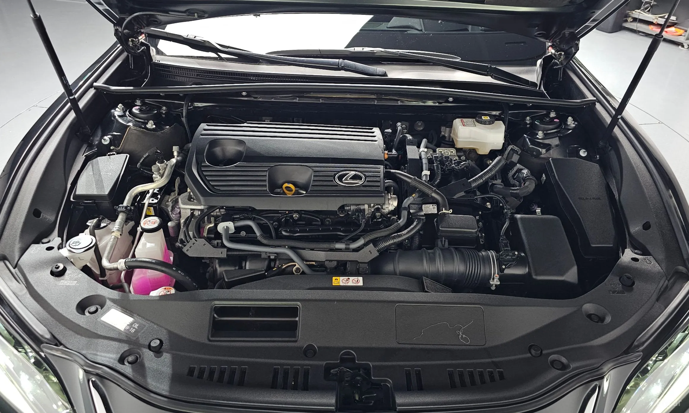Lexus ES300h 7th Generation превью 6