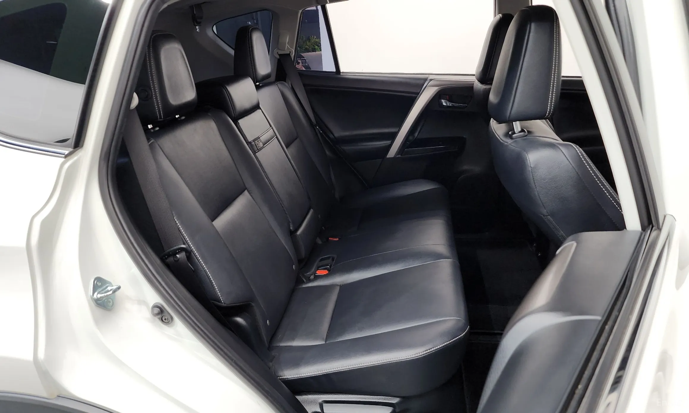 Toyota RAV4 превью 12