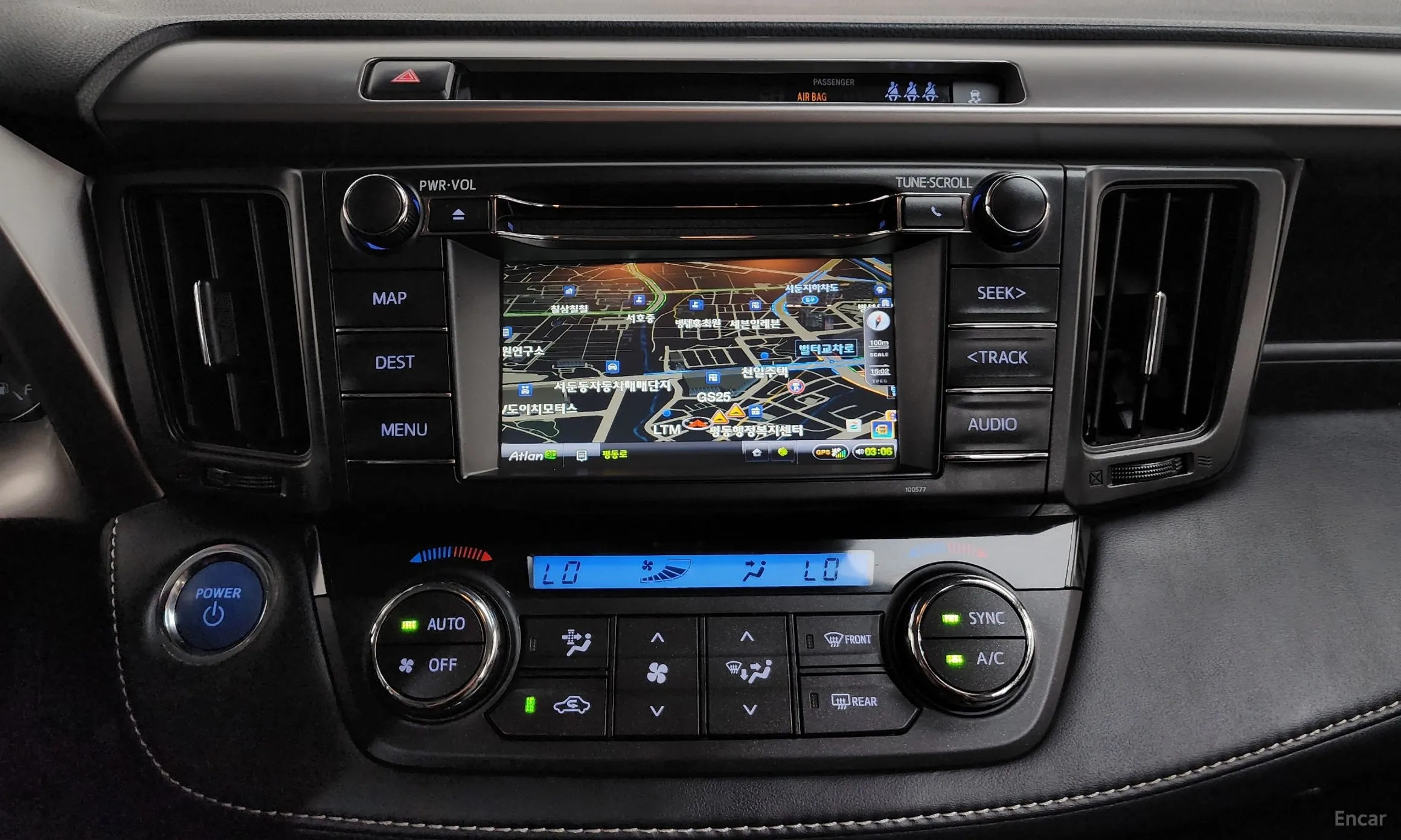 Toyota RAV4 превью 14
