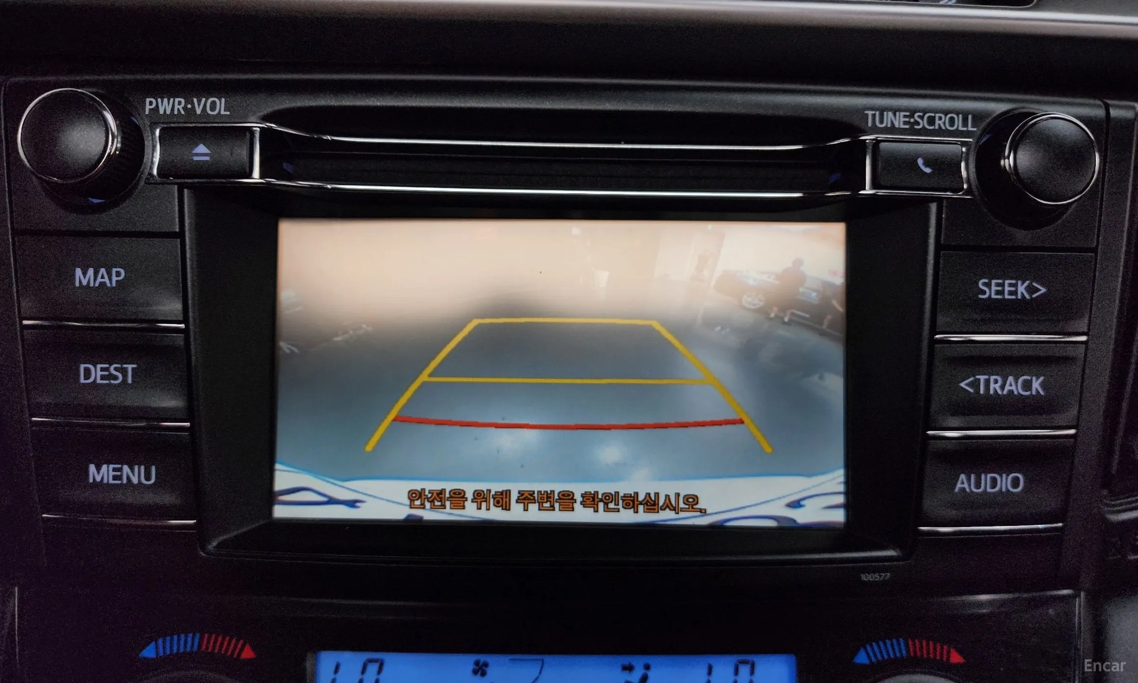 Toyota RAV4 превью 15