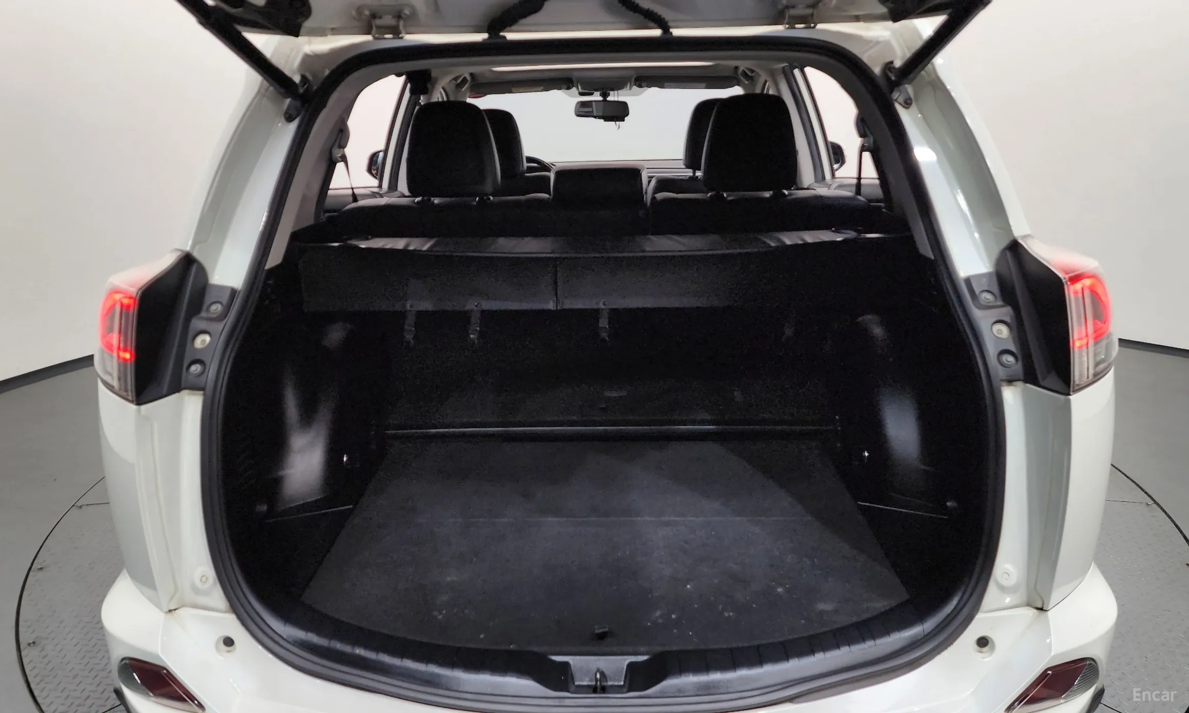 Toyota RAV4 превью 20