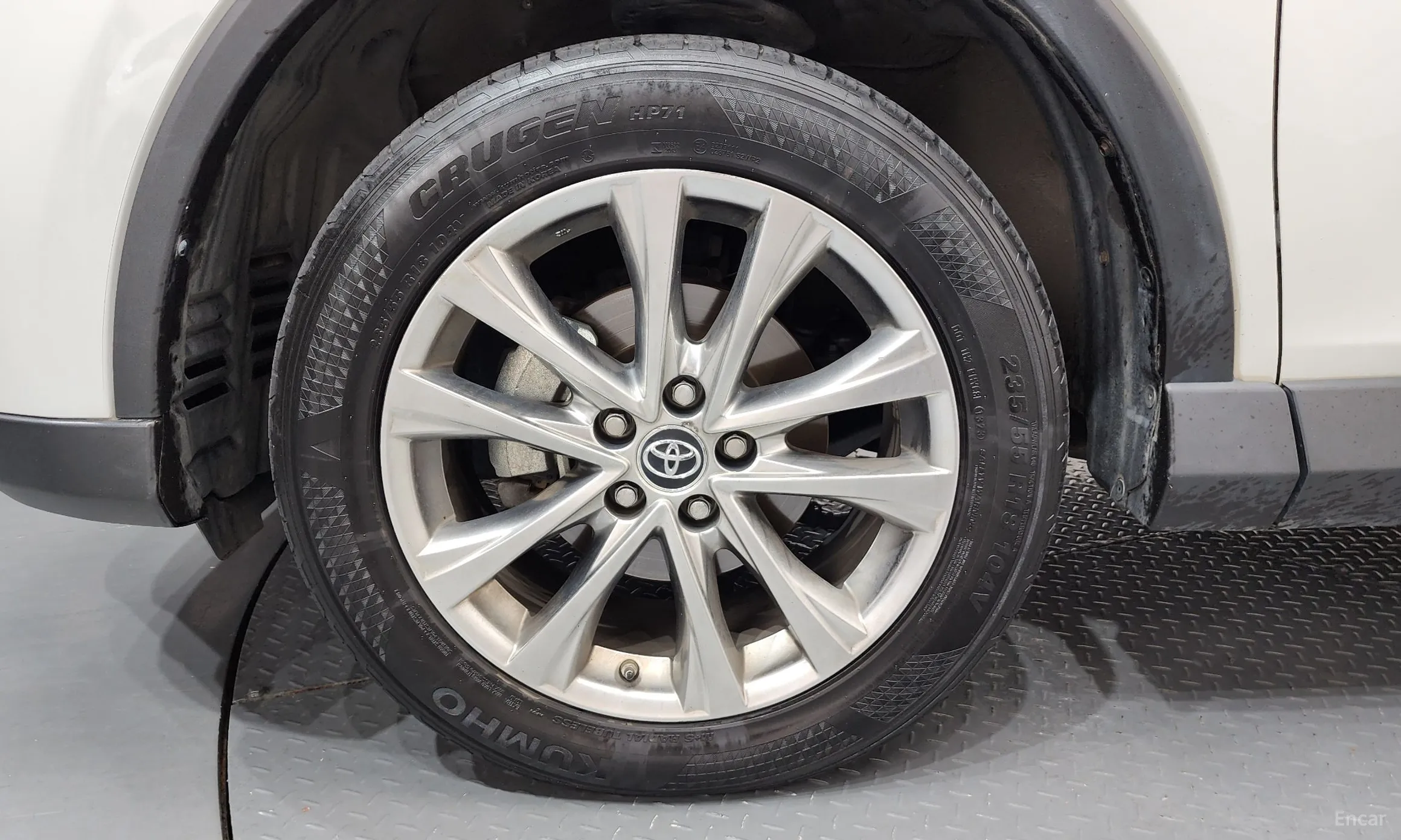 Toyota RAV4 превью 5