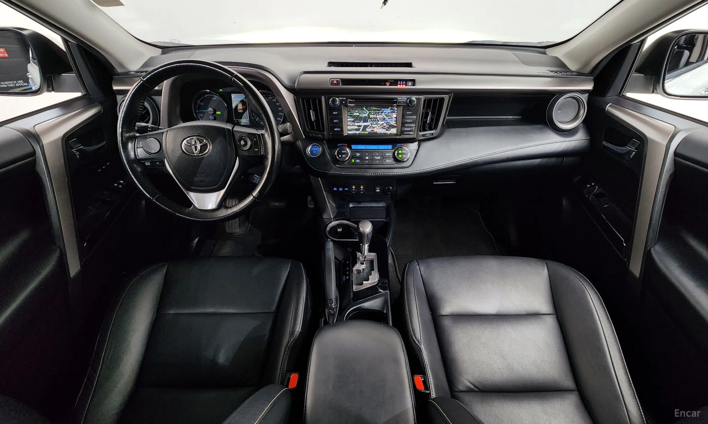 Toyota RAV4 превью 7