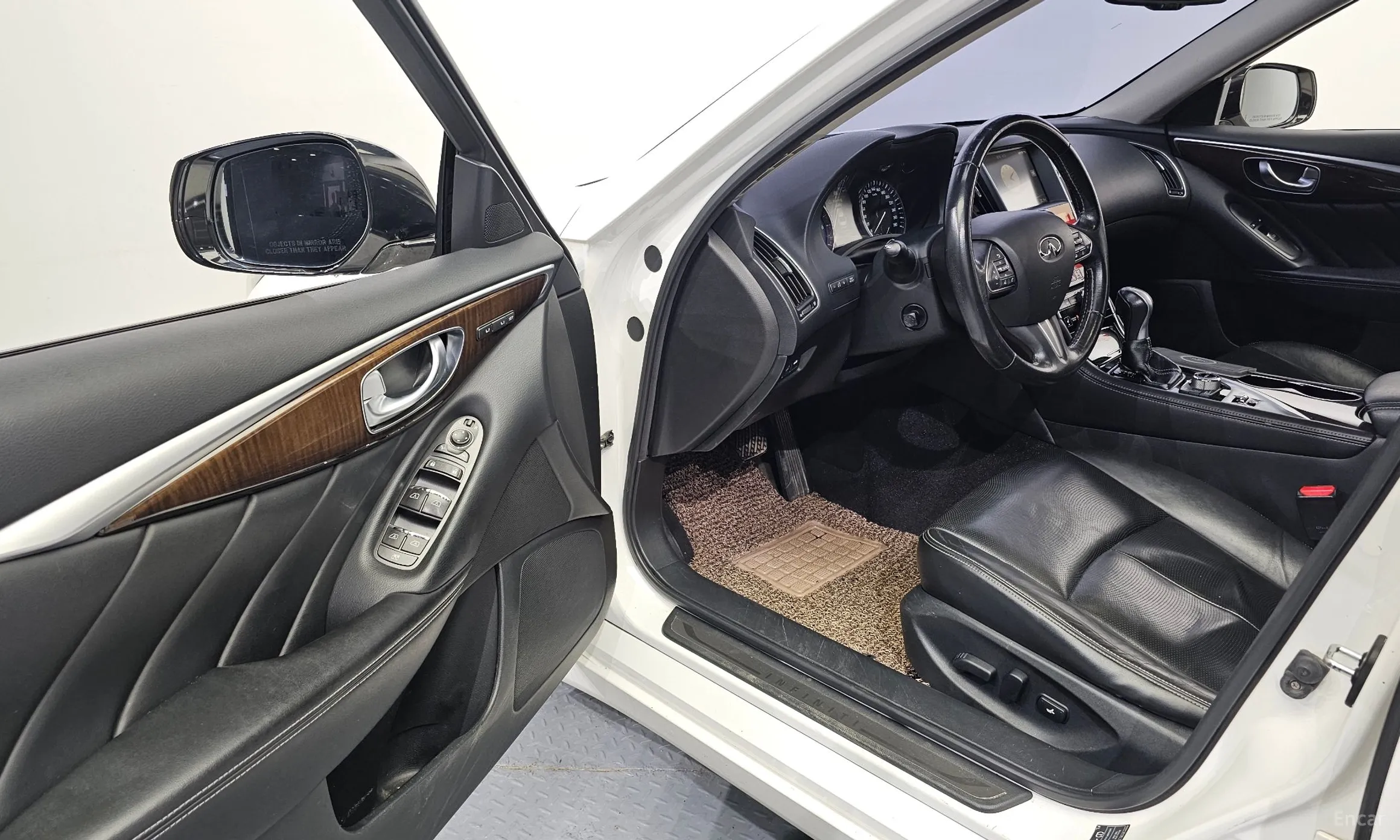 Infiniti Q50 превью 10