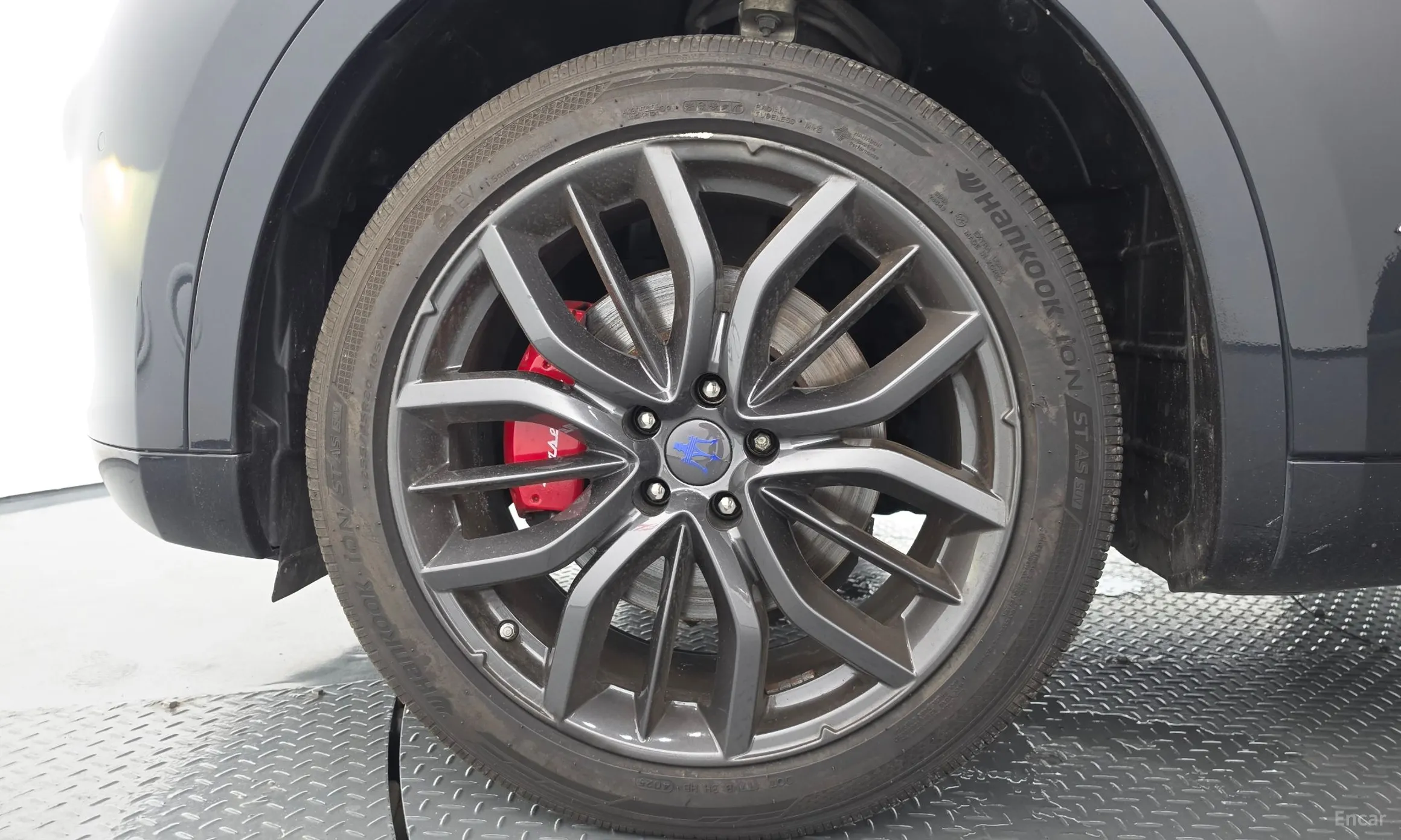 Maserati Levante превью 5