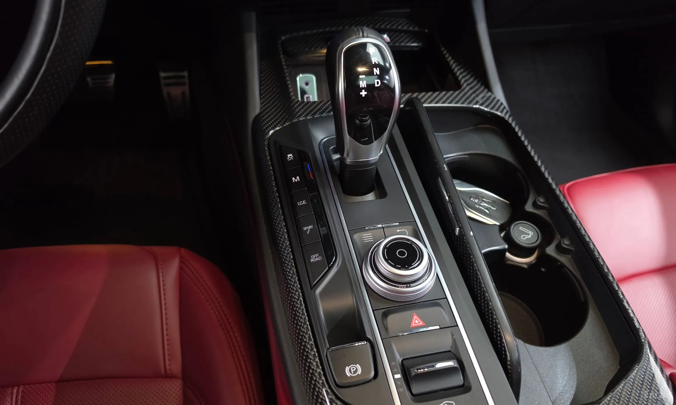 Maserati Levante превью 9