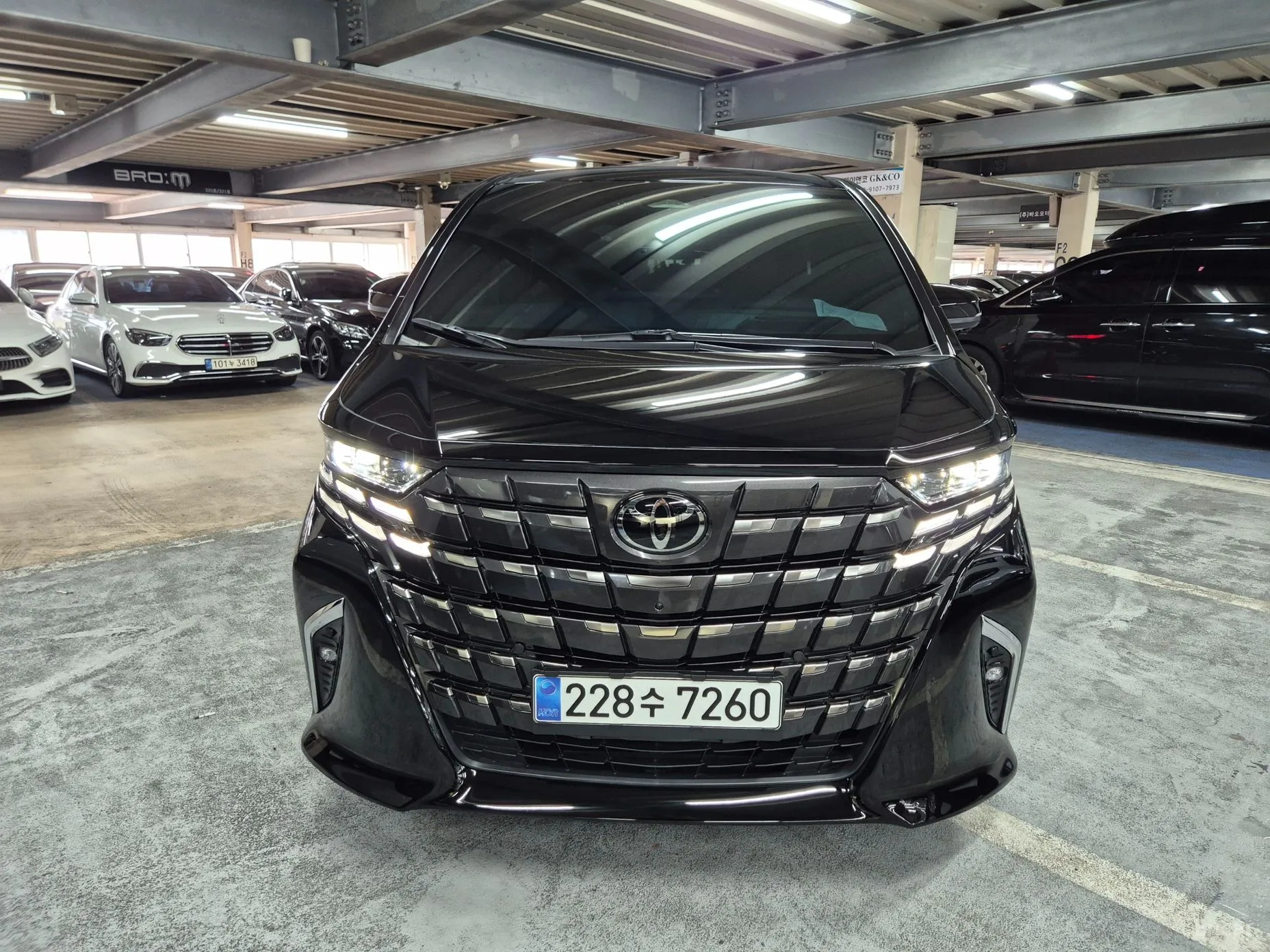 Toyota Alphard 4th Generation превью 3
