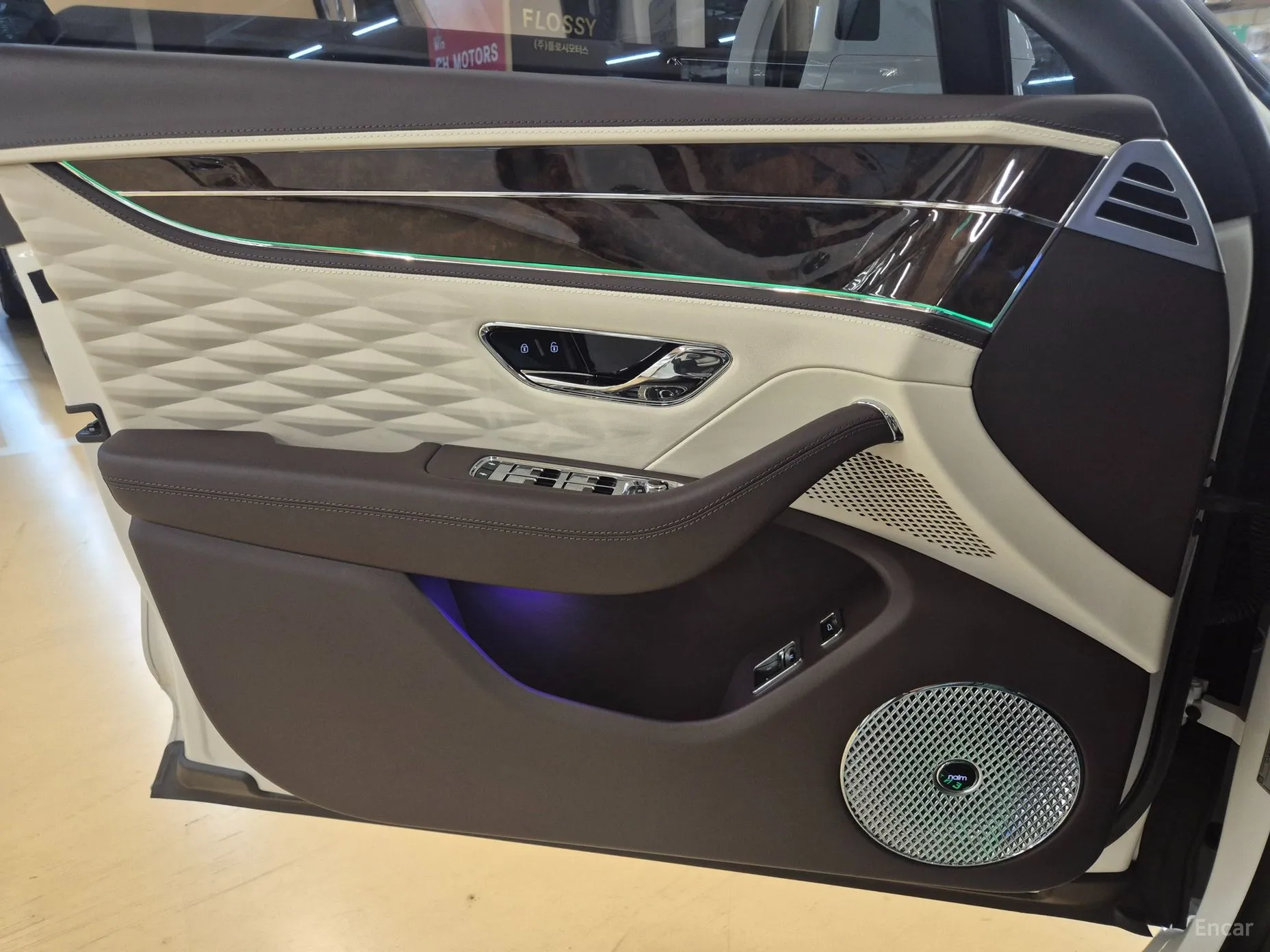 Bentley Flying Spur 3rd Generation превью 15