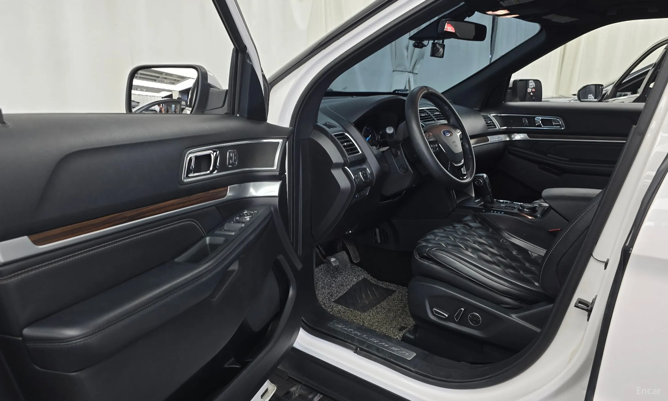 Ford Explorer превью 10