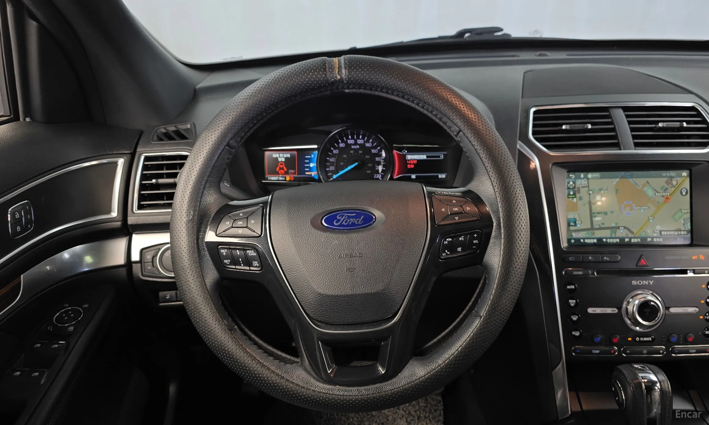 Ford Explorer превью 13