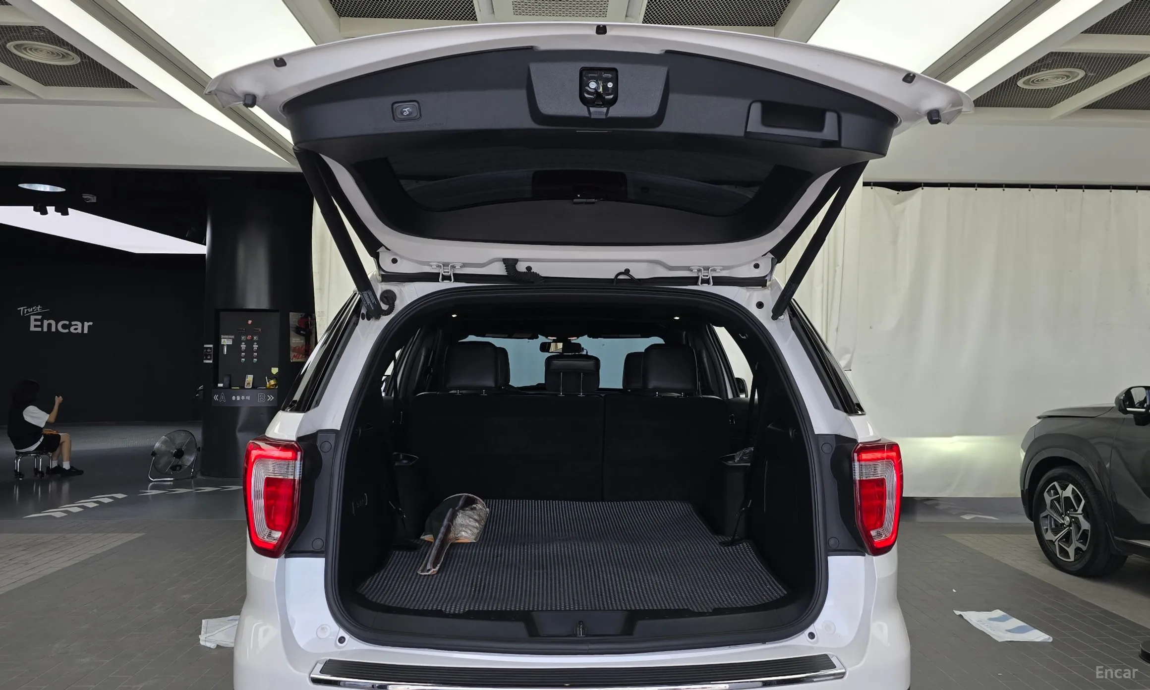 Ford Explorer превью 20