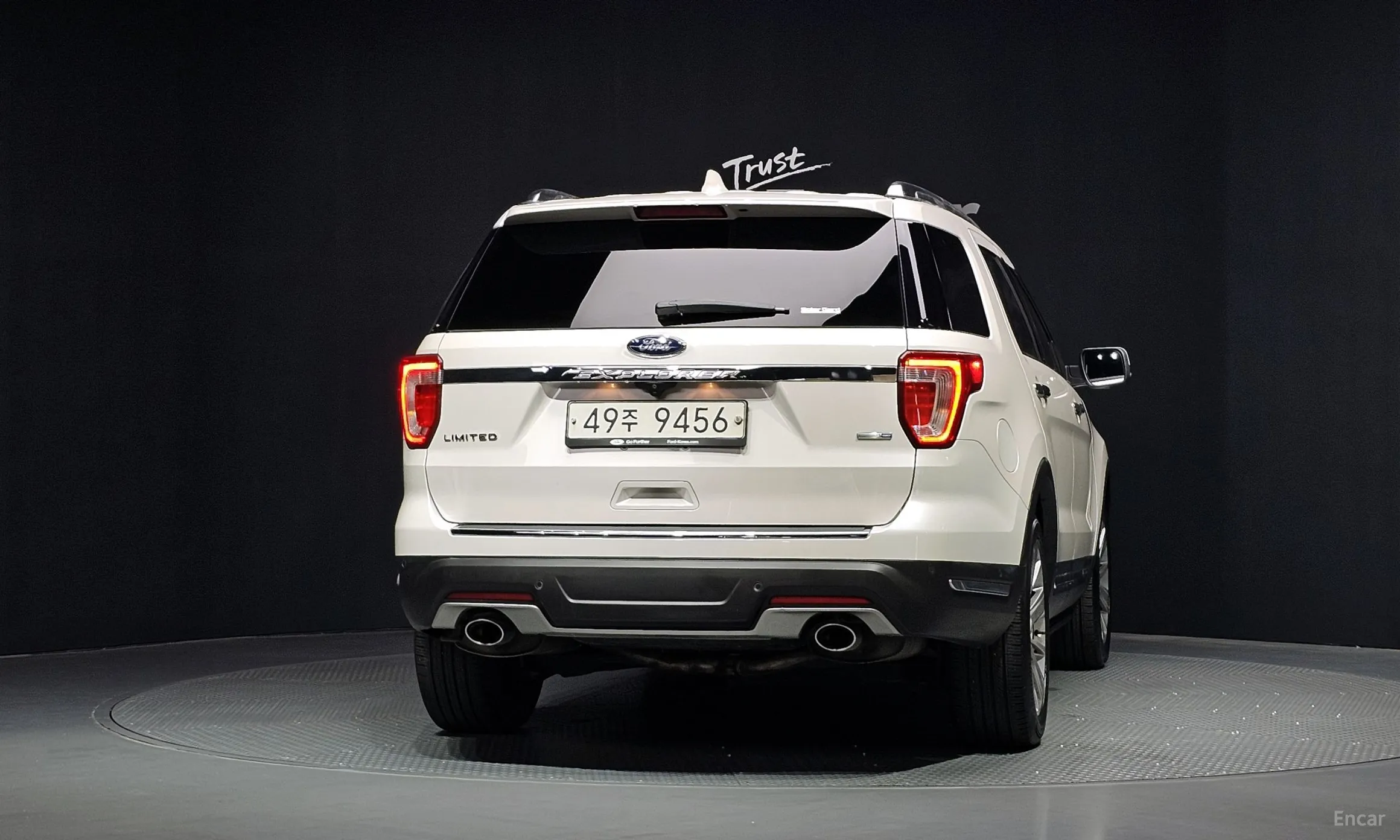 Ford Explorer превью 4