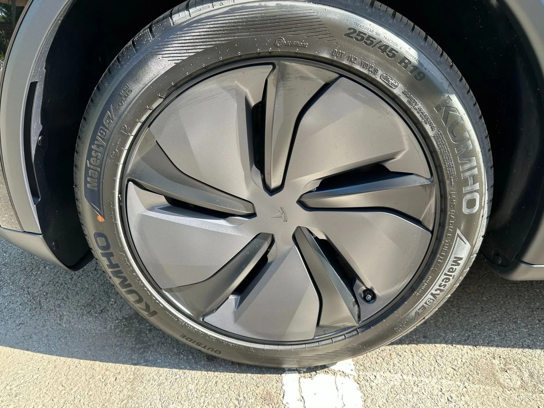 Tesla Model Y превью 6