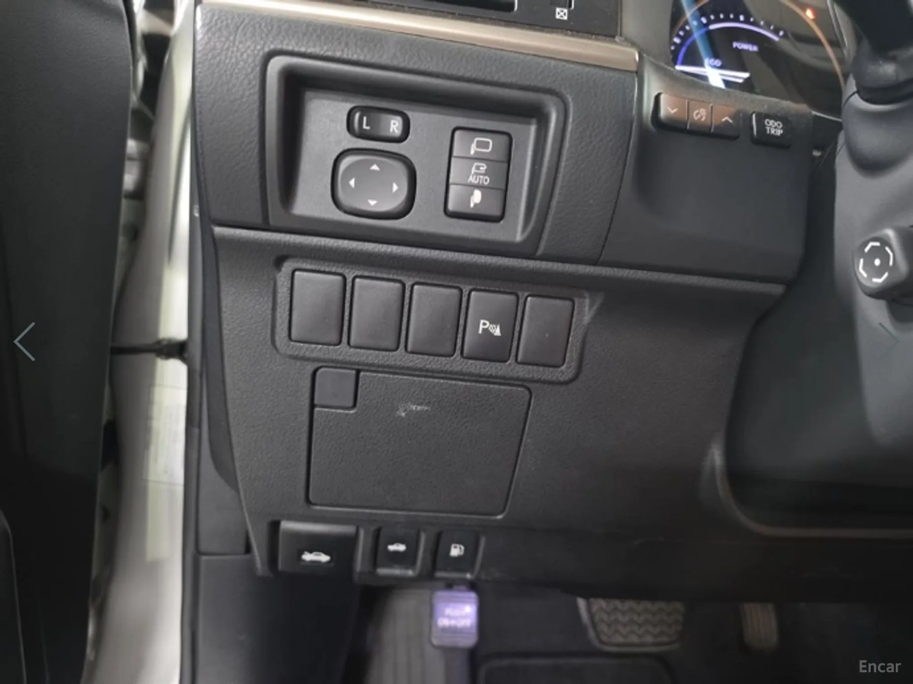 Lexus New ES300h превью 11