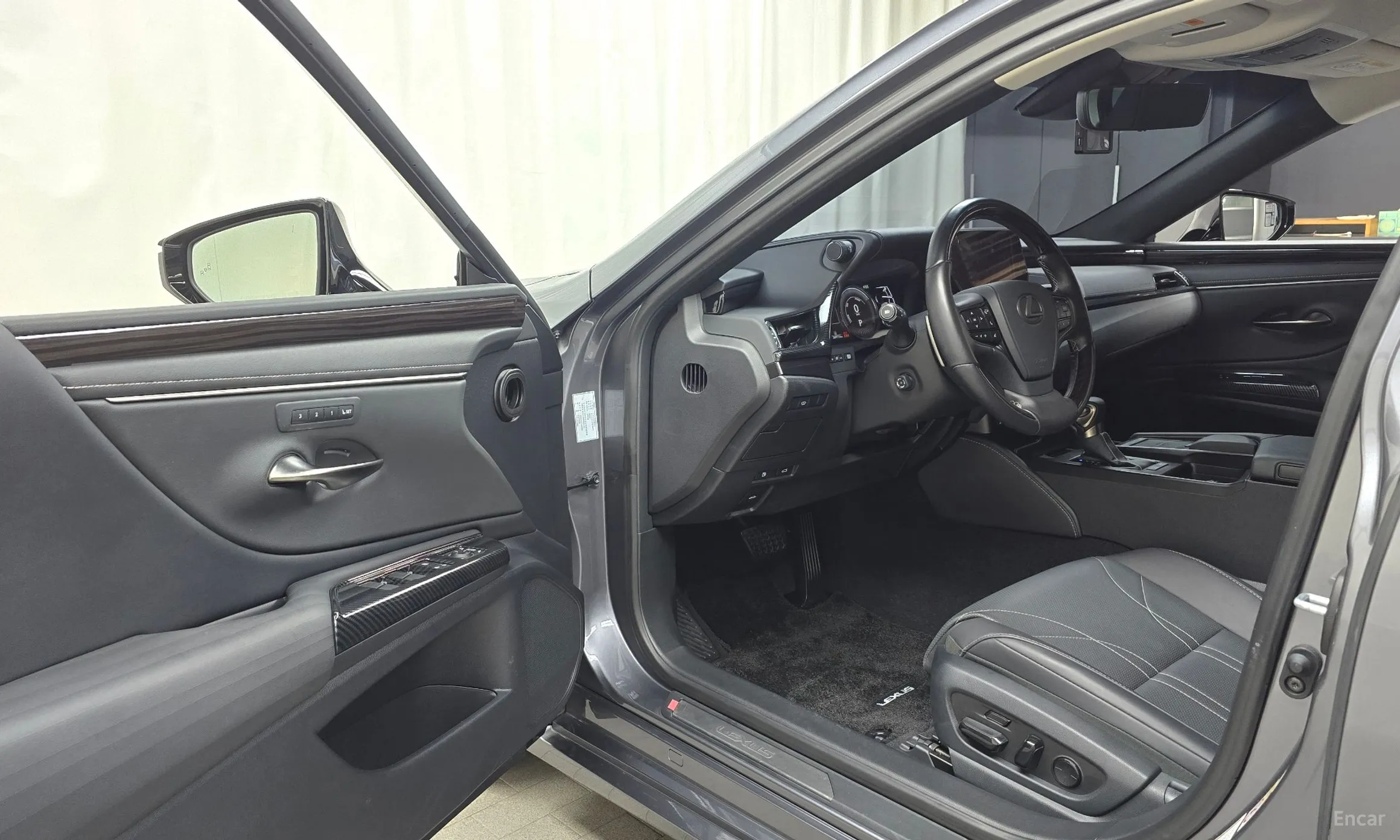 Lexus ES300h 7th Generation превью 10