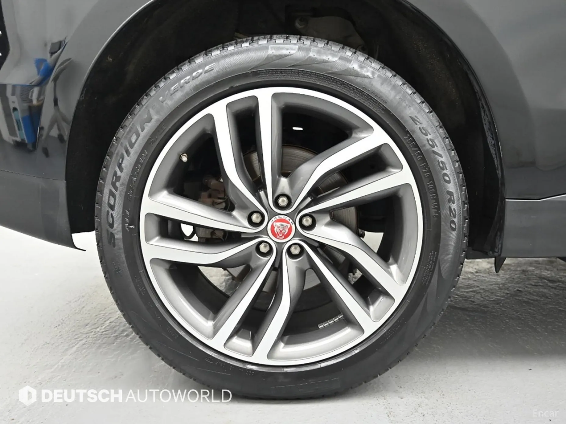 Jaguar F-PACE превью 5