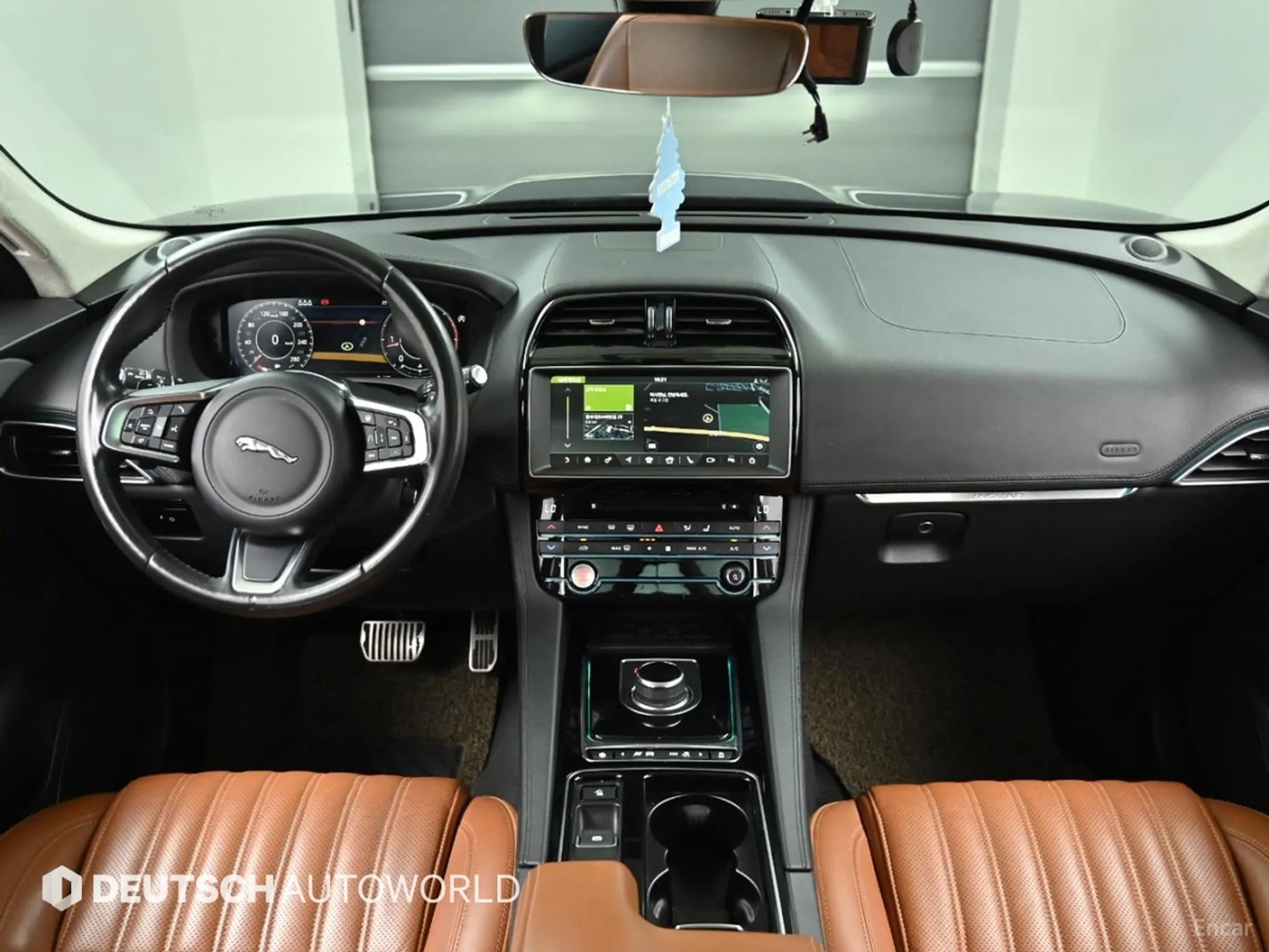 Jaguar F-PACE превью 7