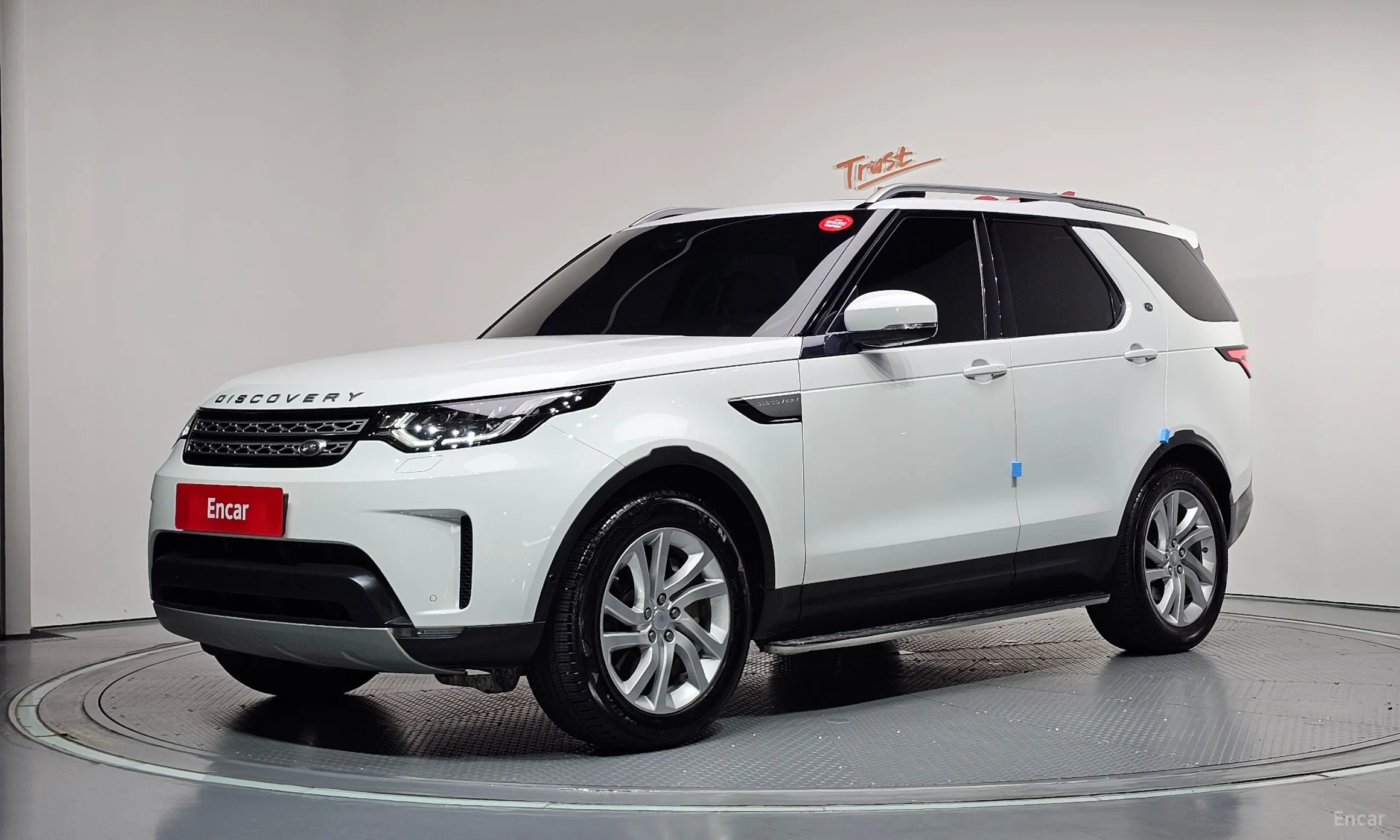 Land Rover Discovery 5