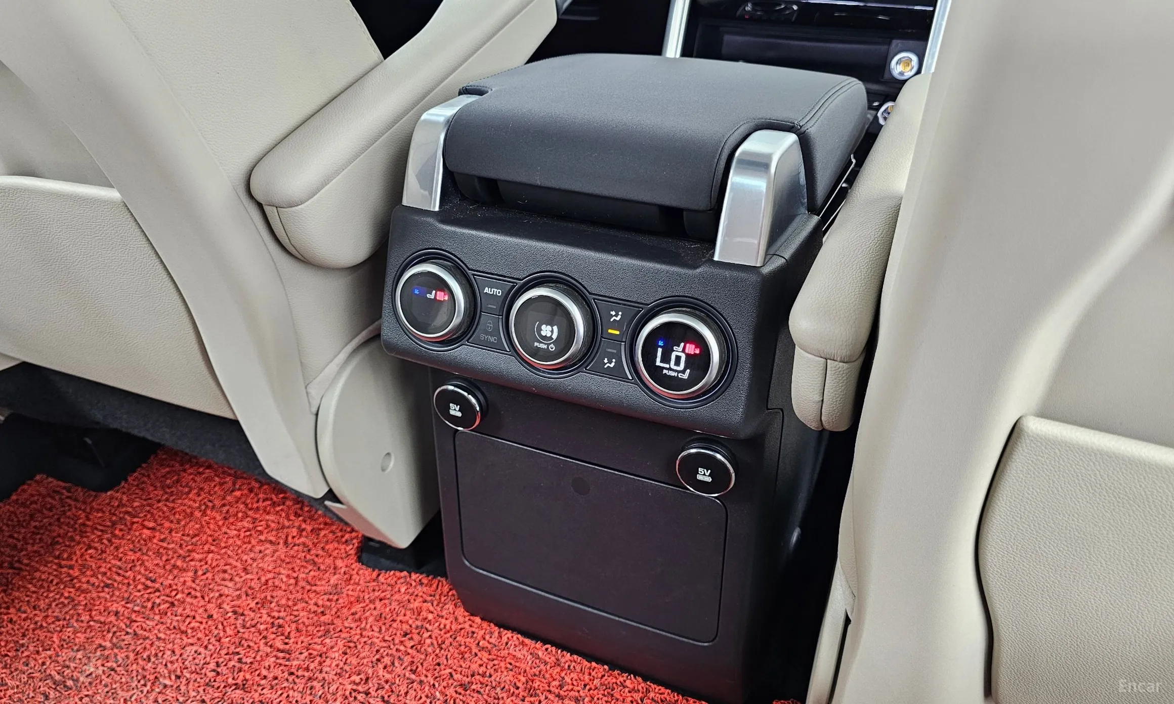 Land Rover Discovery 5 превью 19