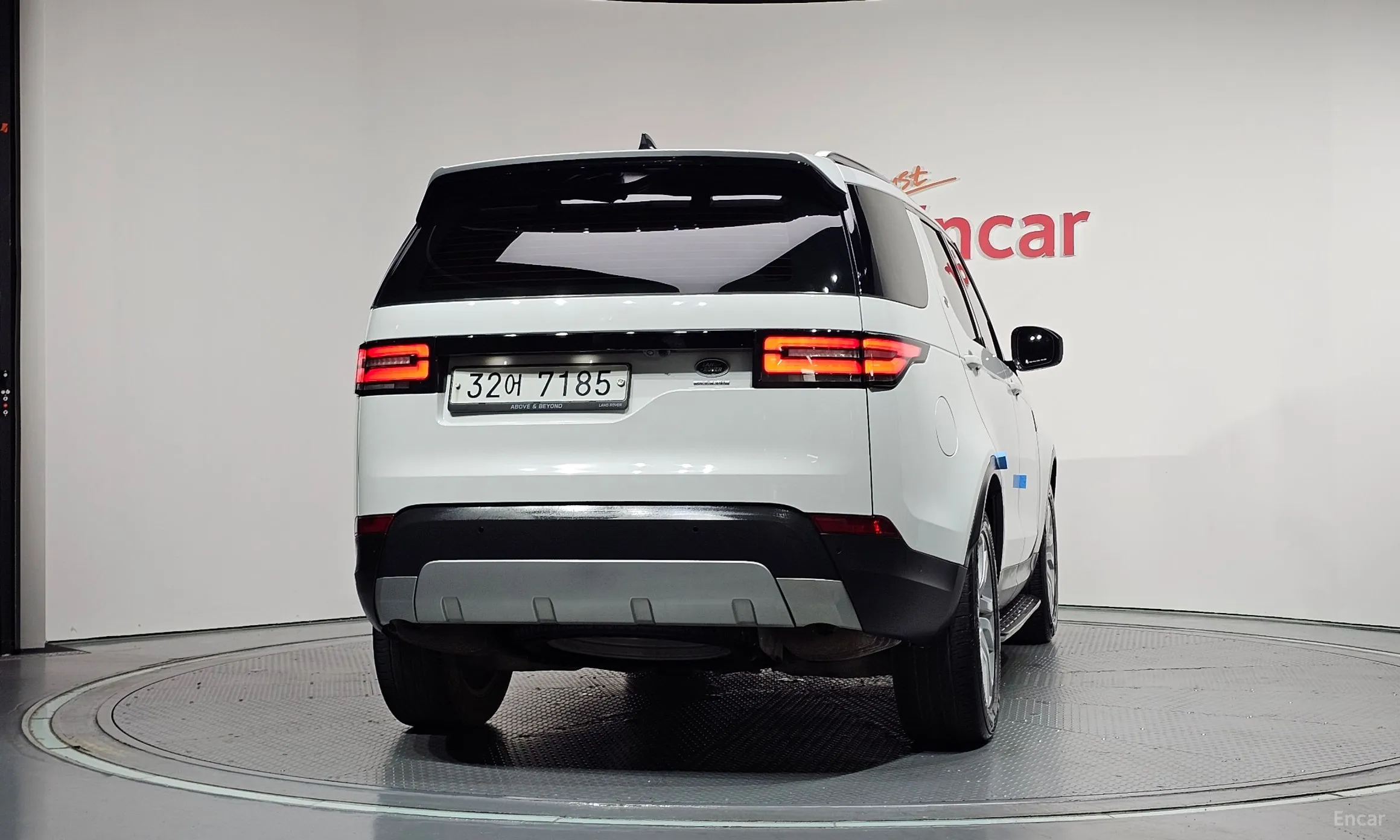 Land Rover Discovery 5 превью 4
