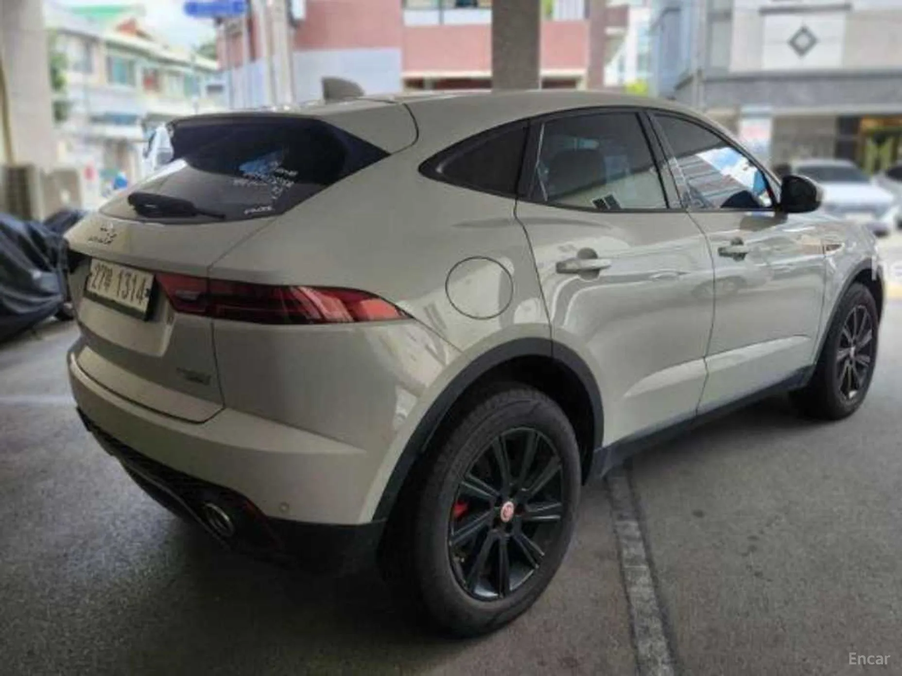 Jaguar E-PACE превью 3