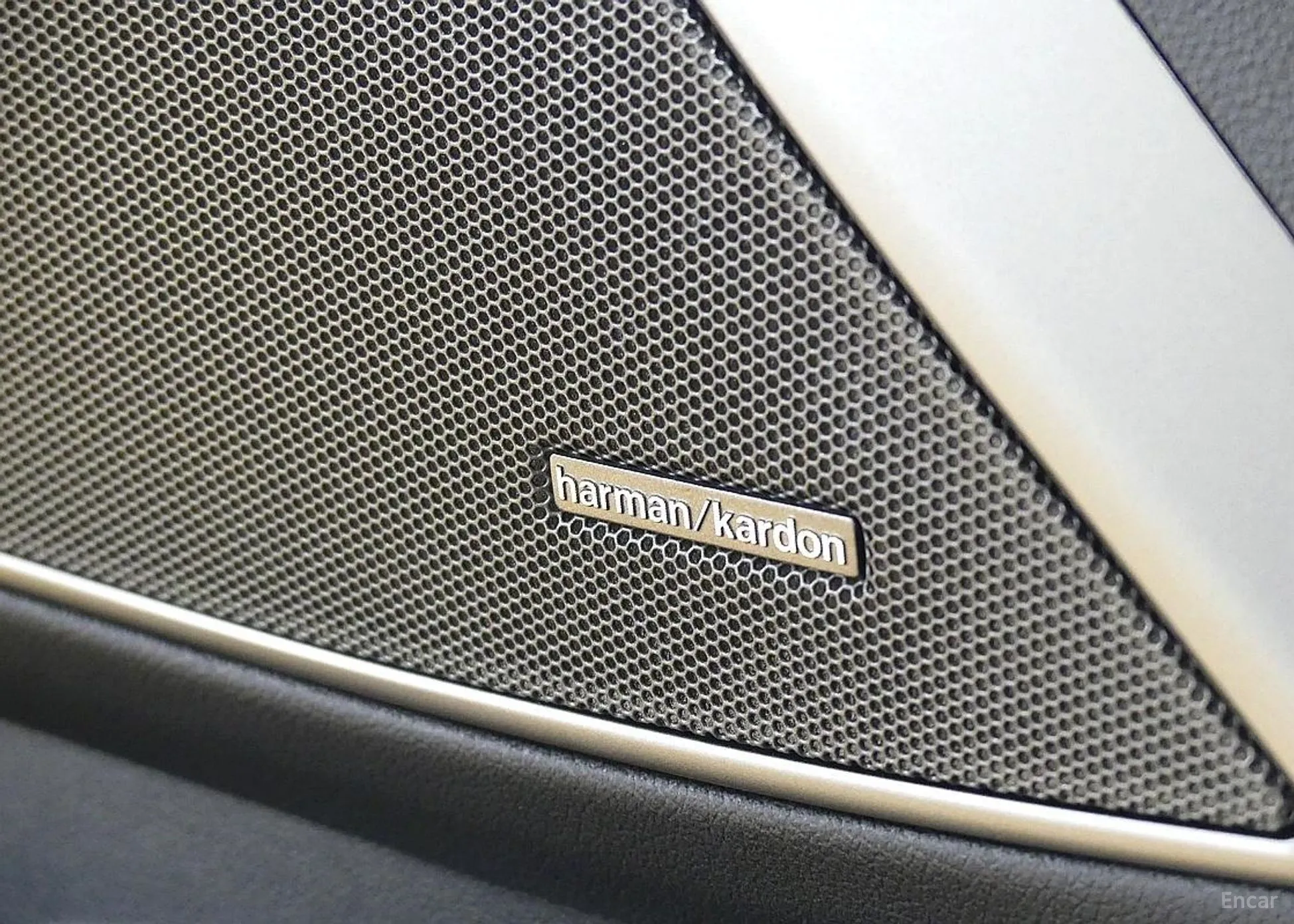 BMW 3 Series (G20) превью 17