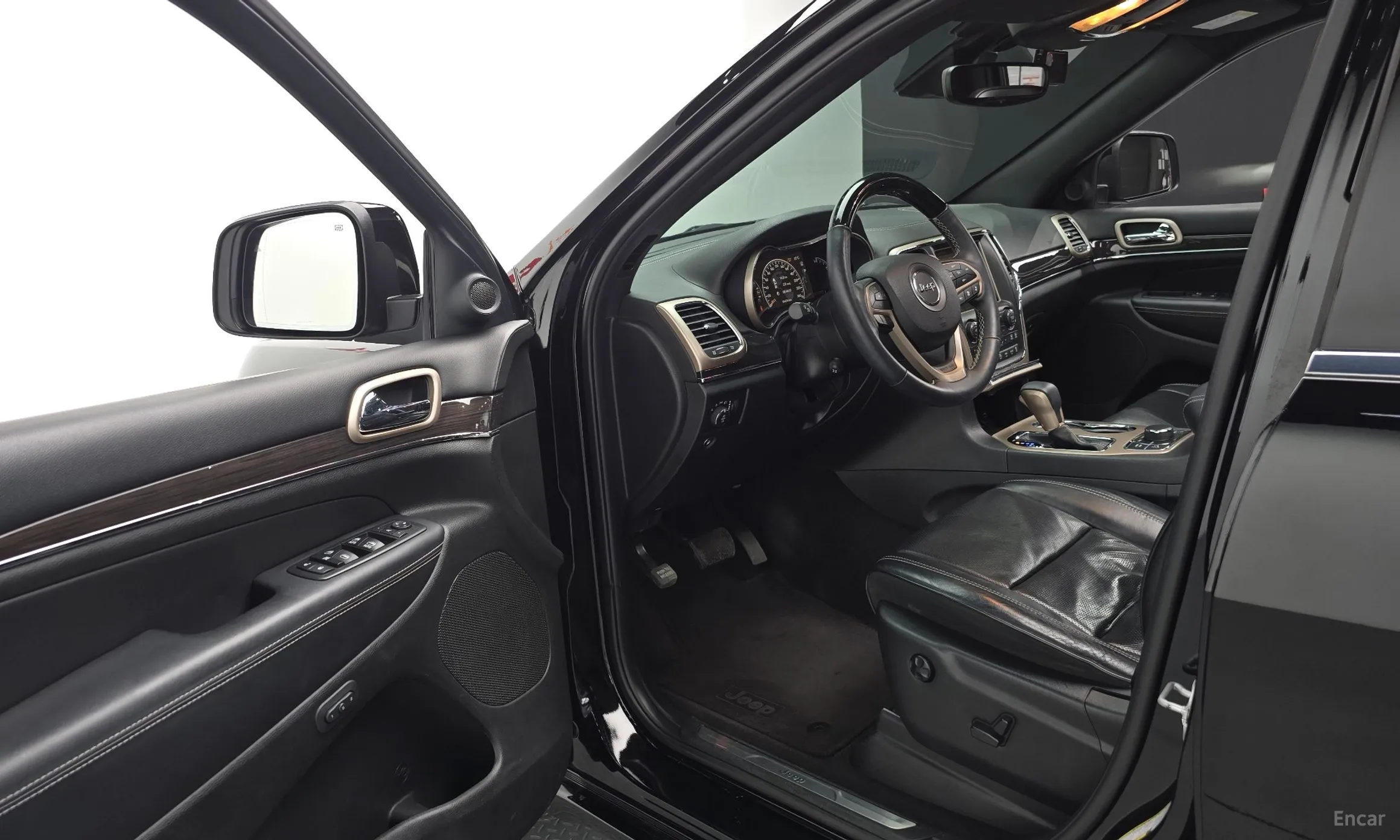 Jeep Grand Cherokee превью 10