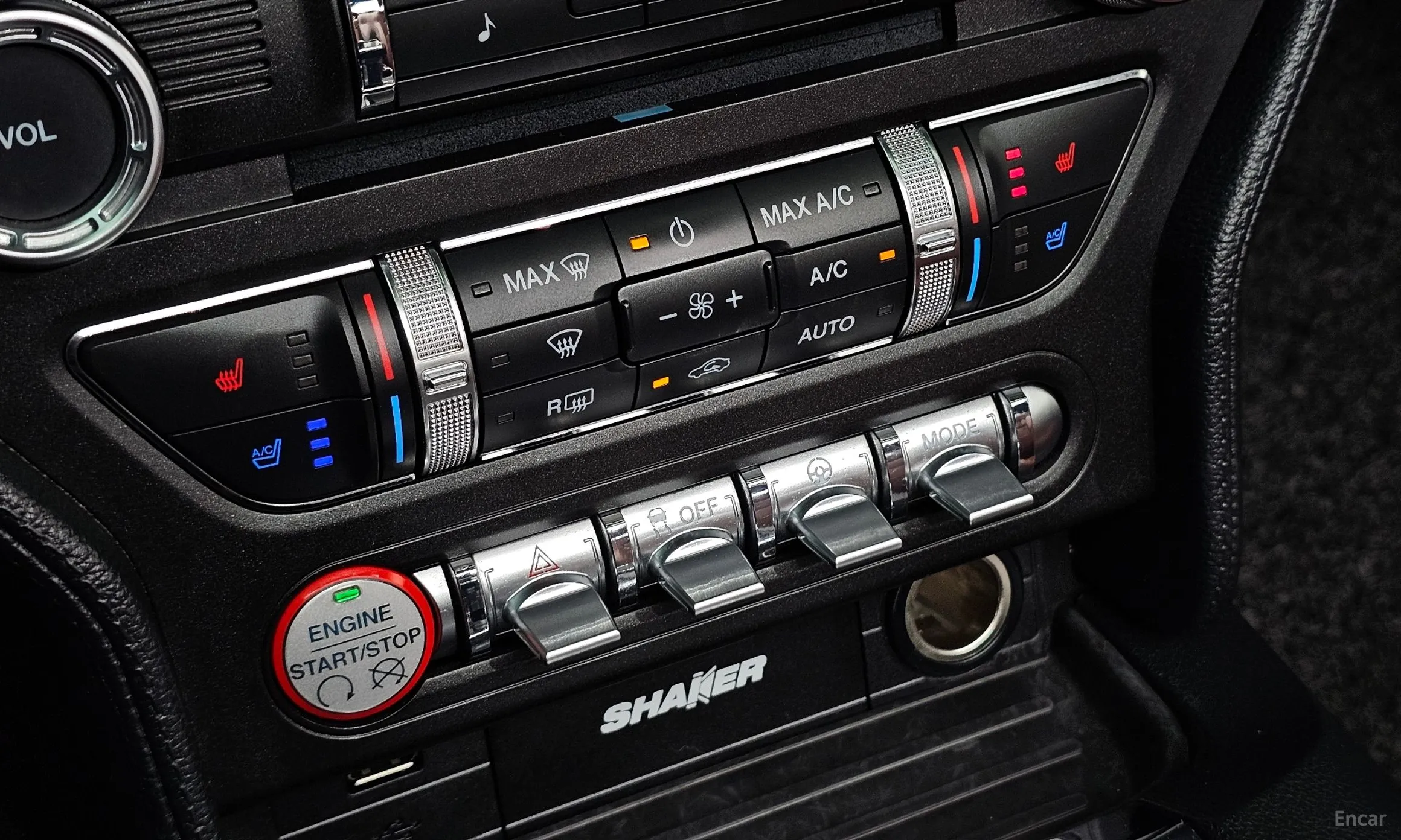 Ford Mustang превью 15