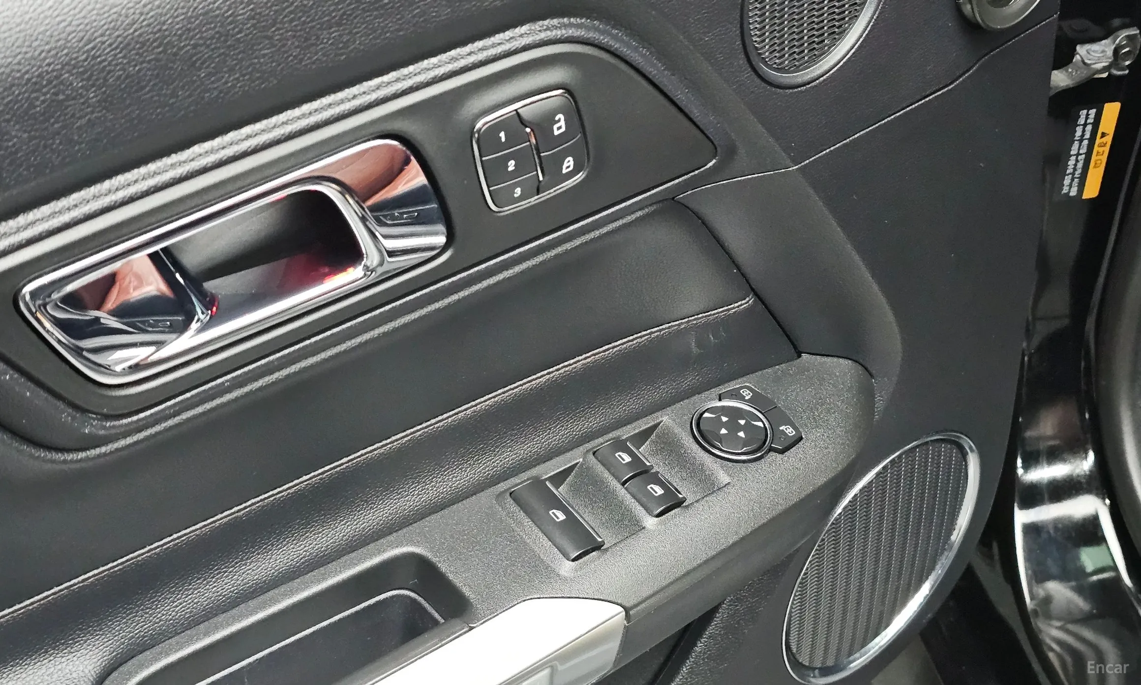 Ford Mustang превью 20