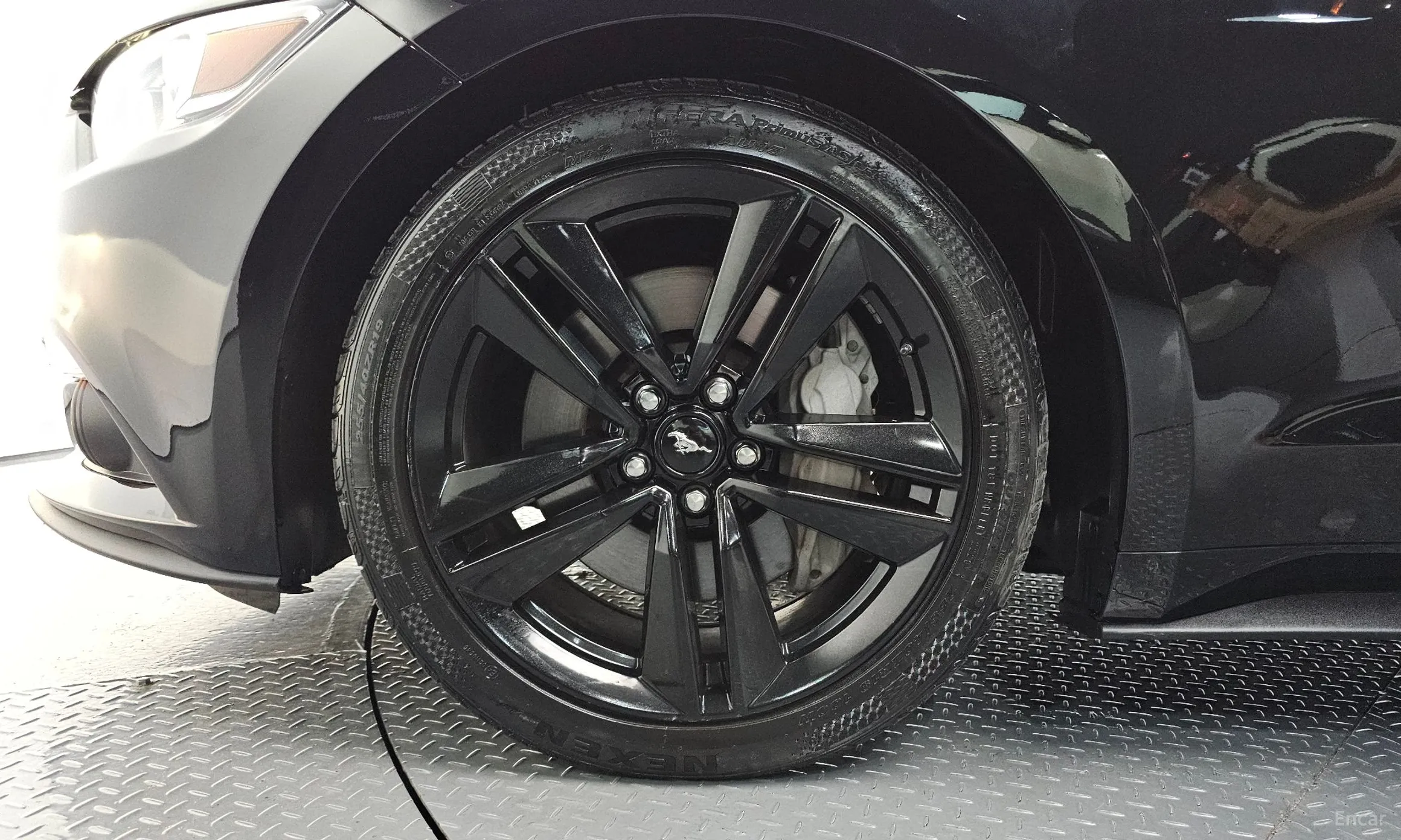 Ford Mustang превью 5