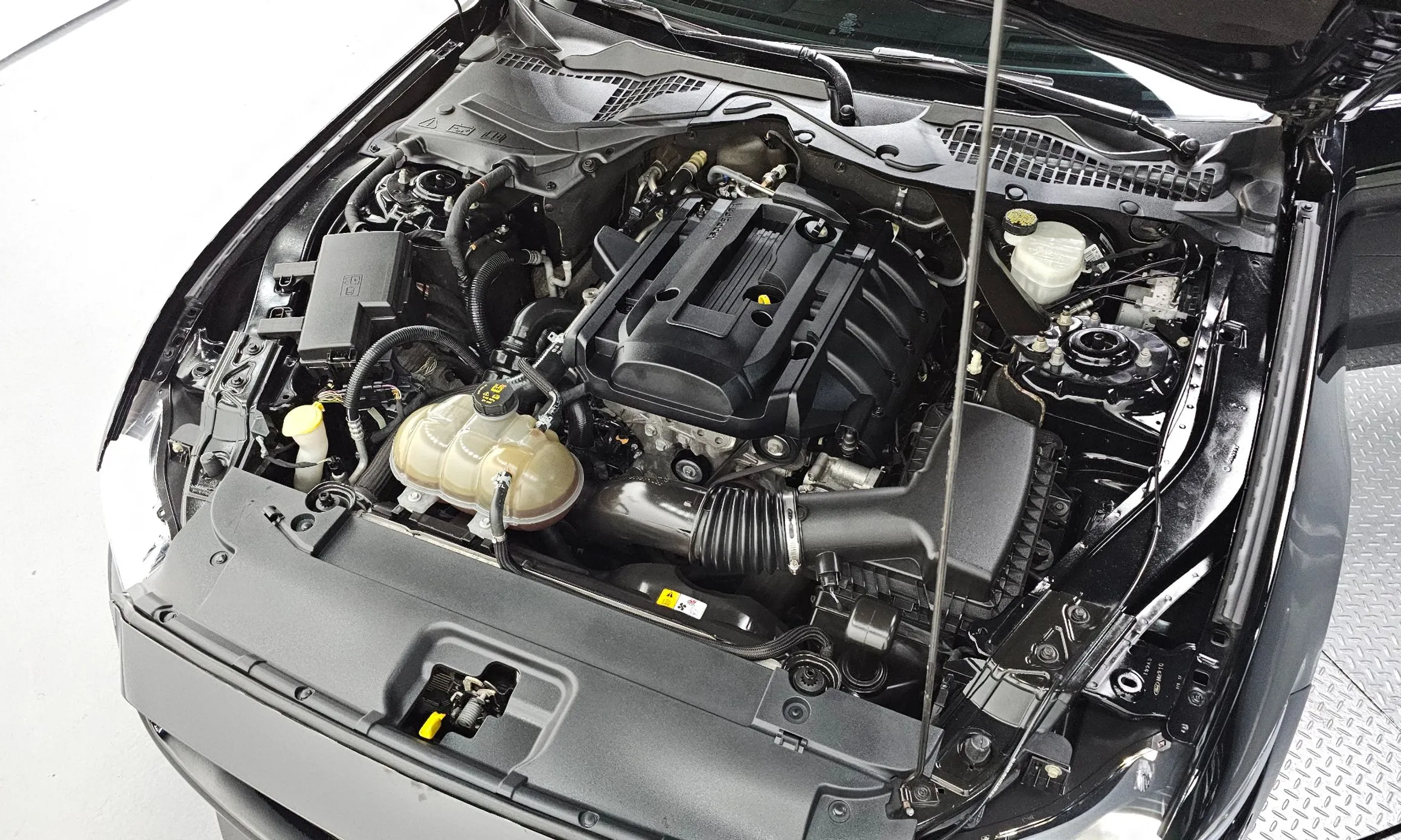 Ford Mustang превью 6