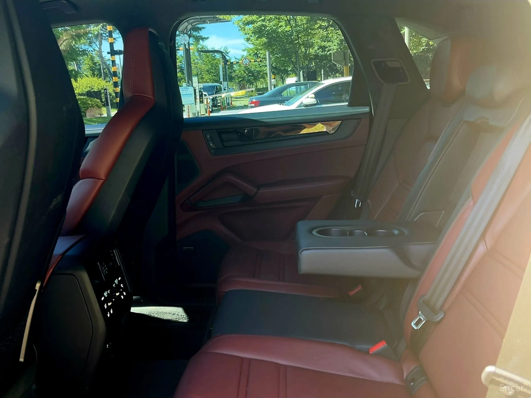 Porsche Cayenne (PO536) превью 11