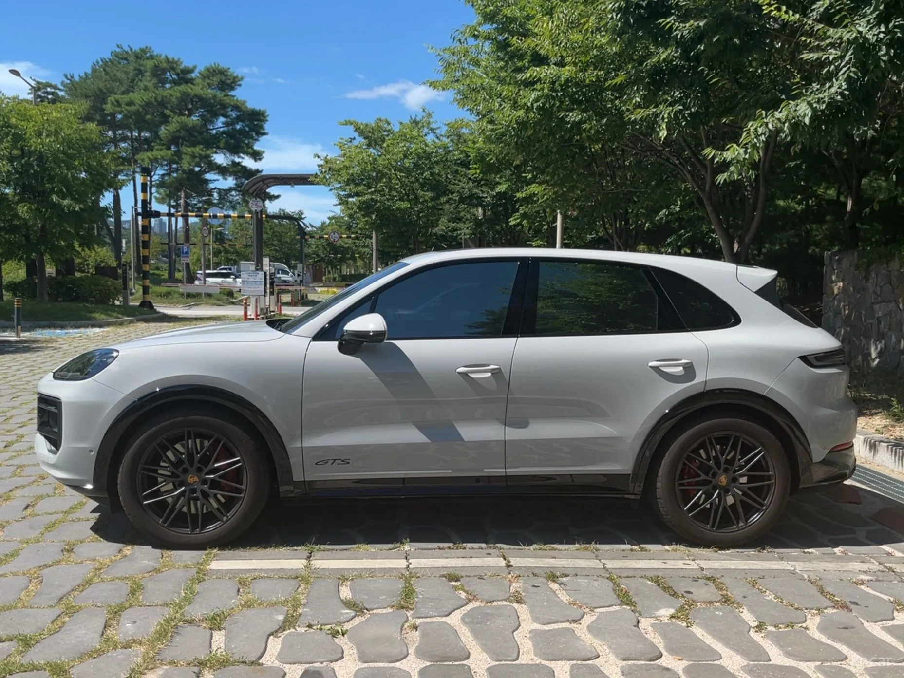 Porsche Cayenne (PO536) превью 3