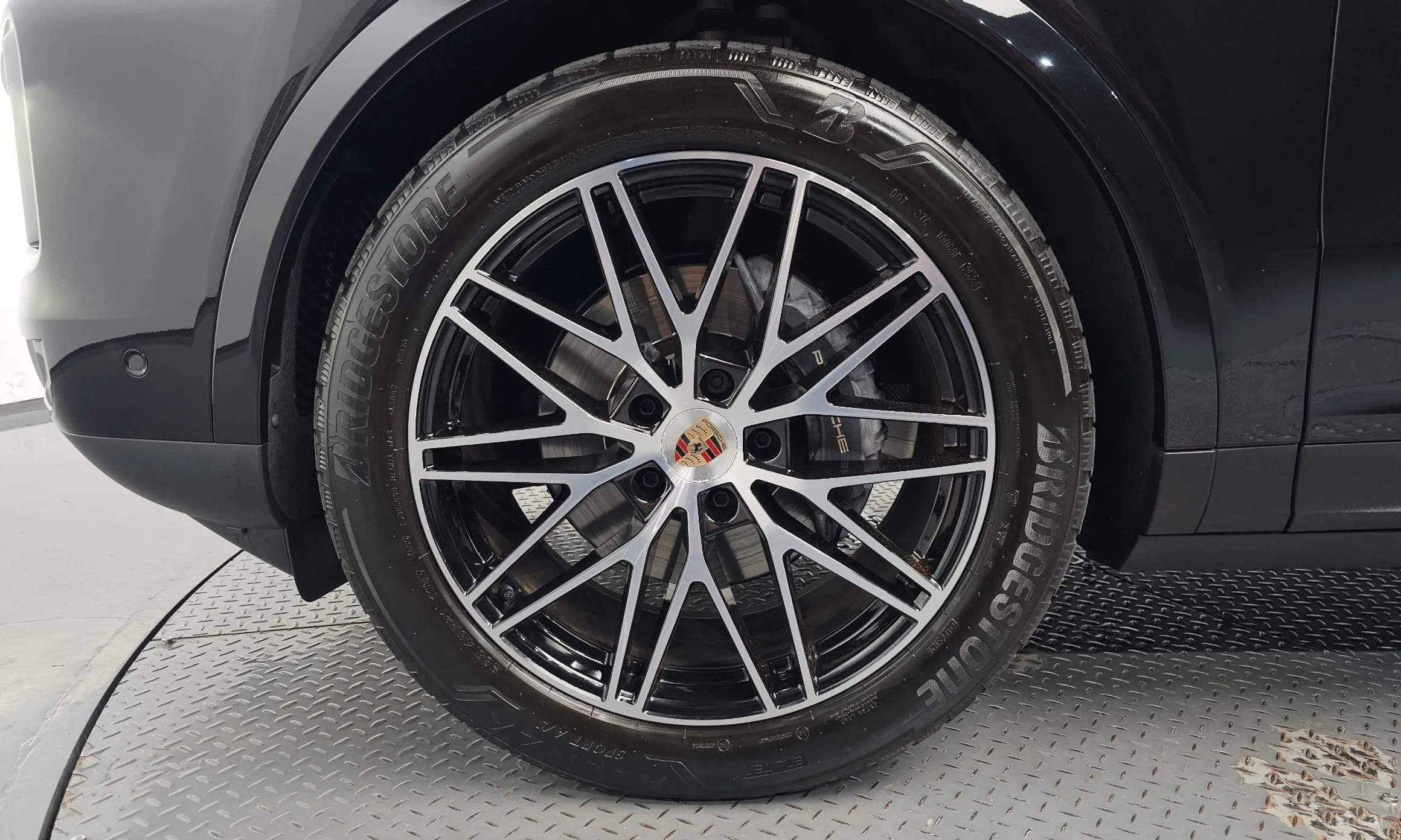 Porsche Cayenne (PO536) превью 5
