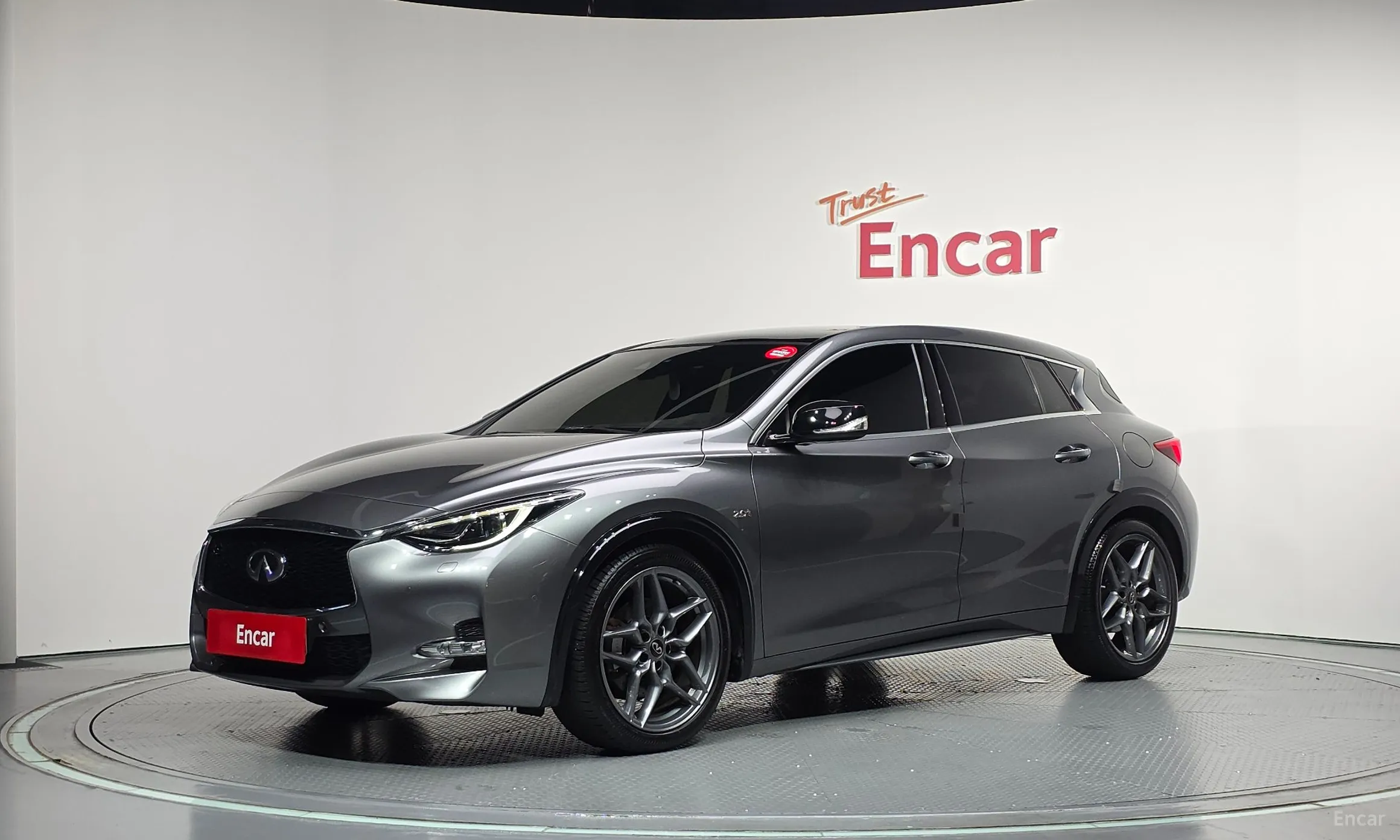 Infiniti Q30