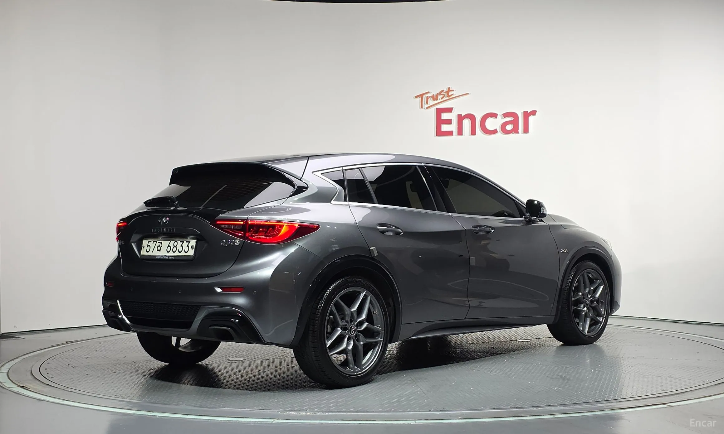 Infiniti Q30