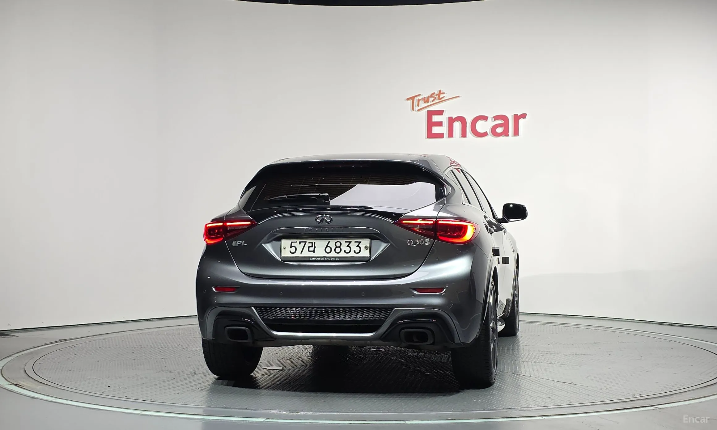 Infiniti Q30 превью 4