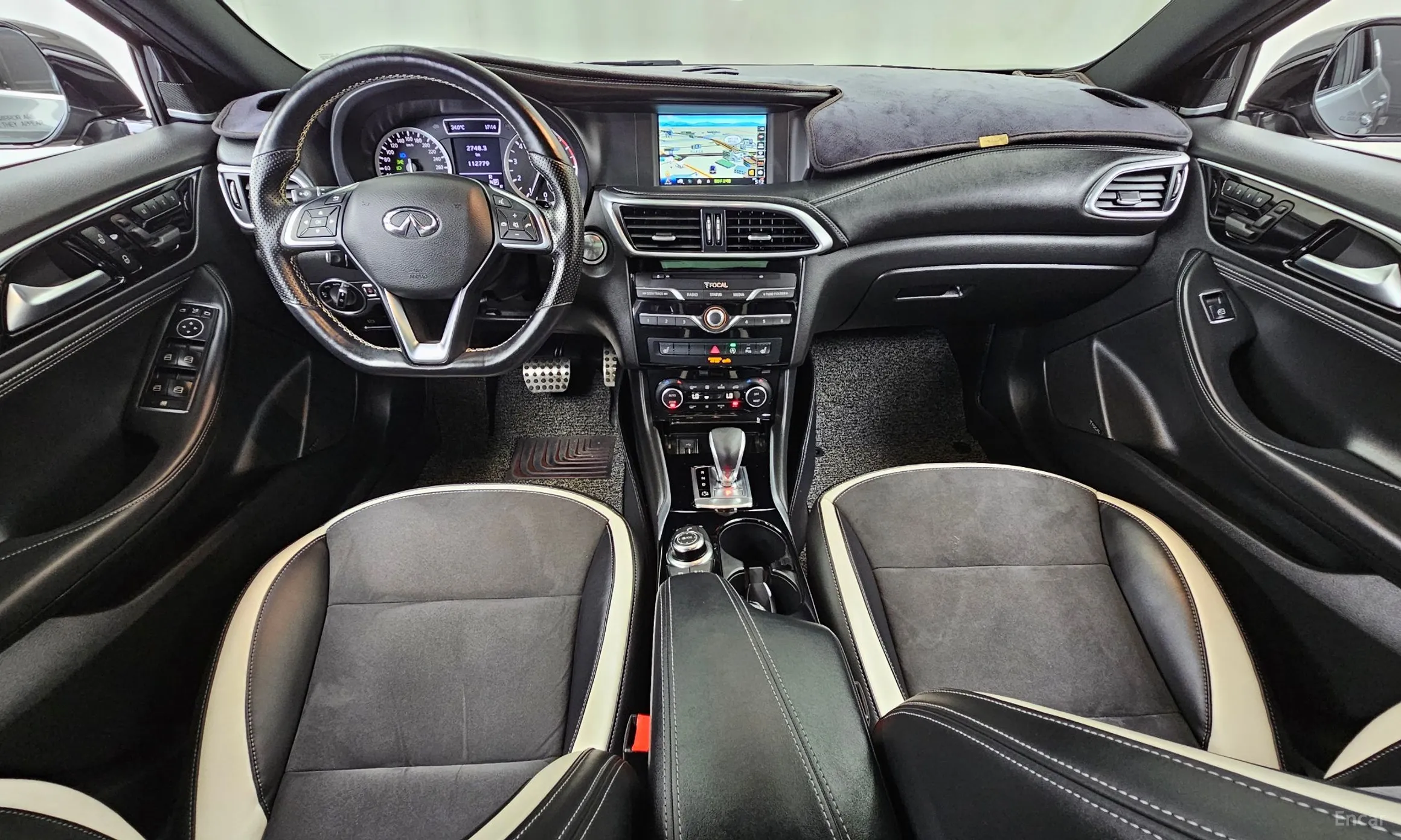 Infiniti Q30 превью 7