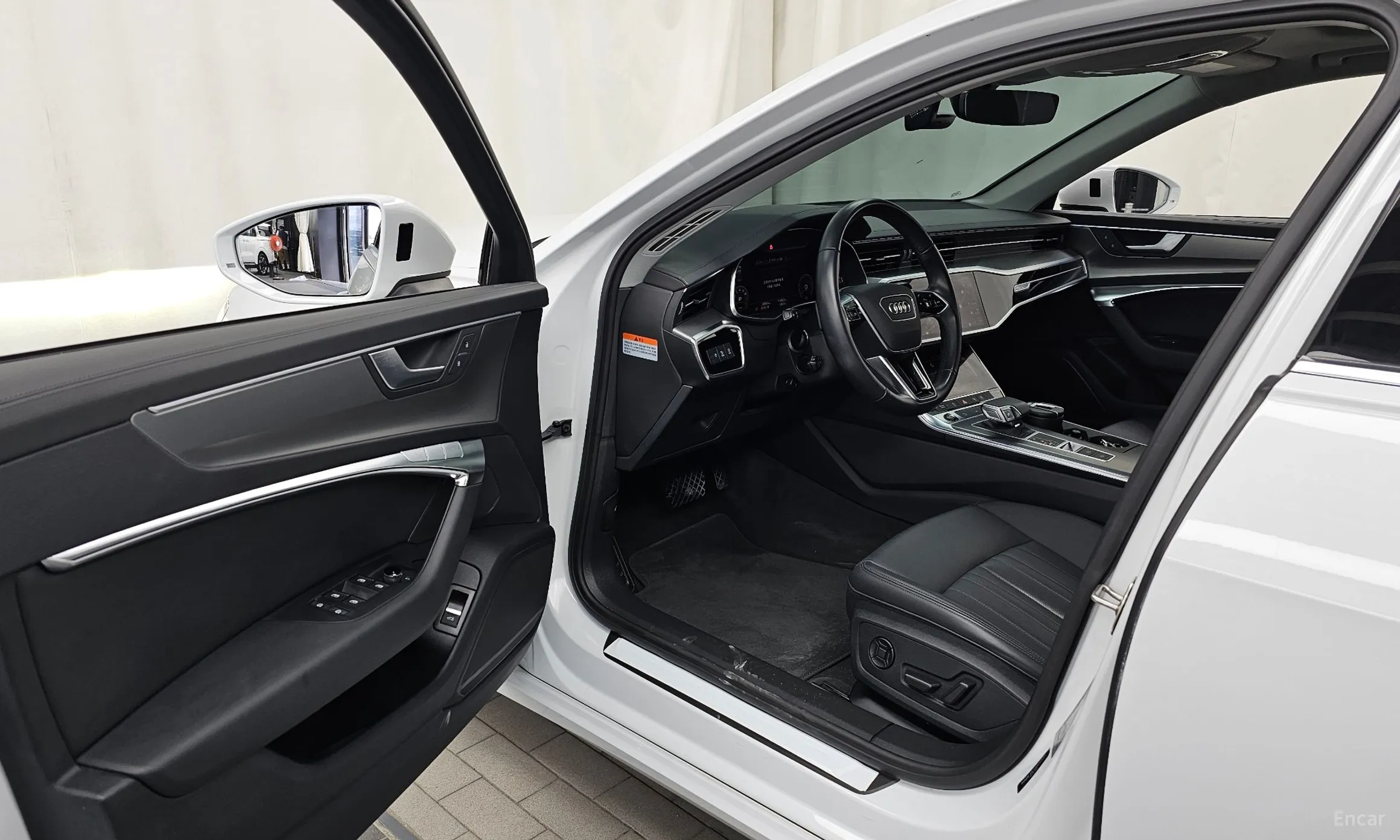 Audi A6 (C8) превью 10