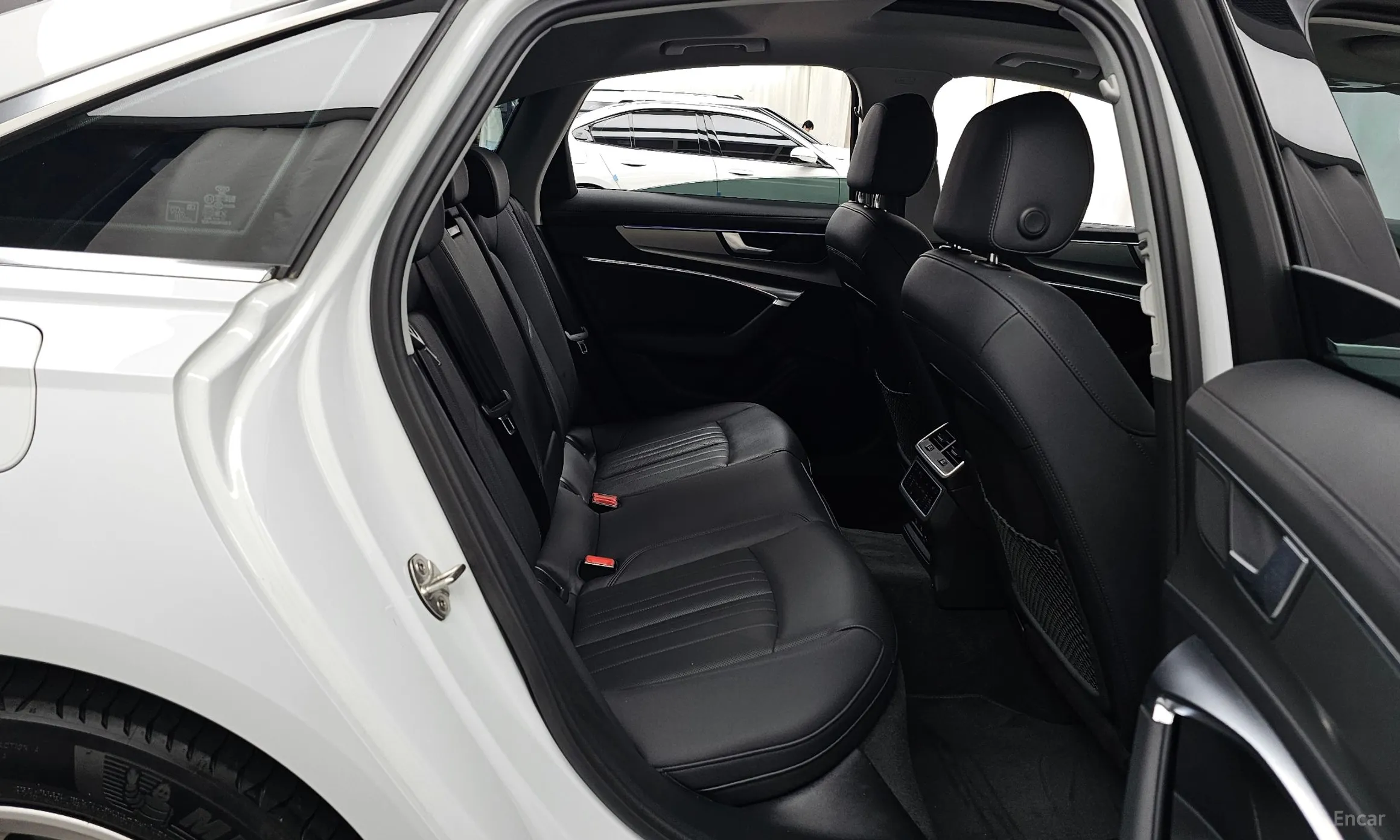 Audi A6 (C8) превью 12