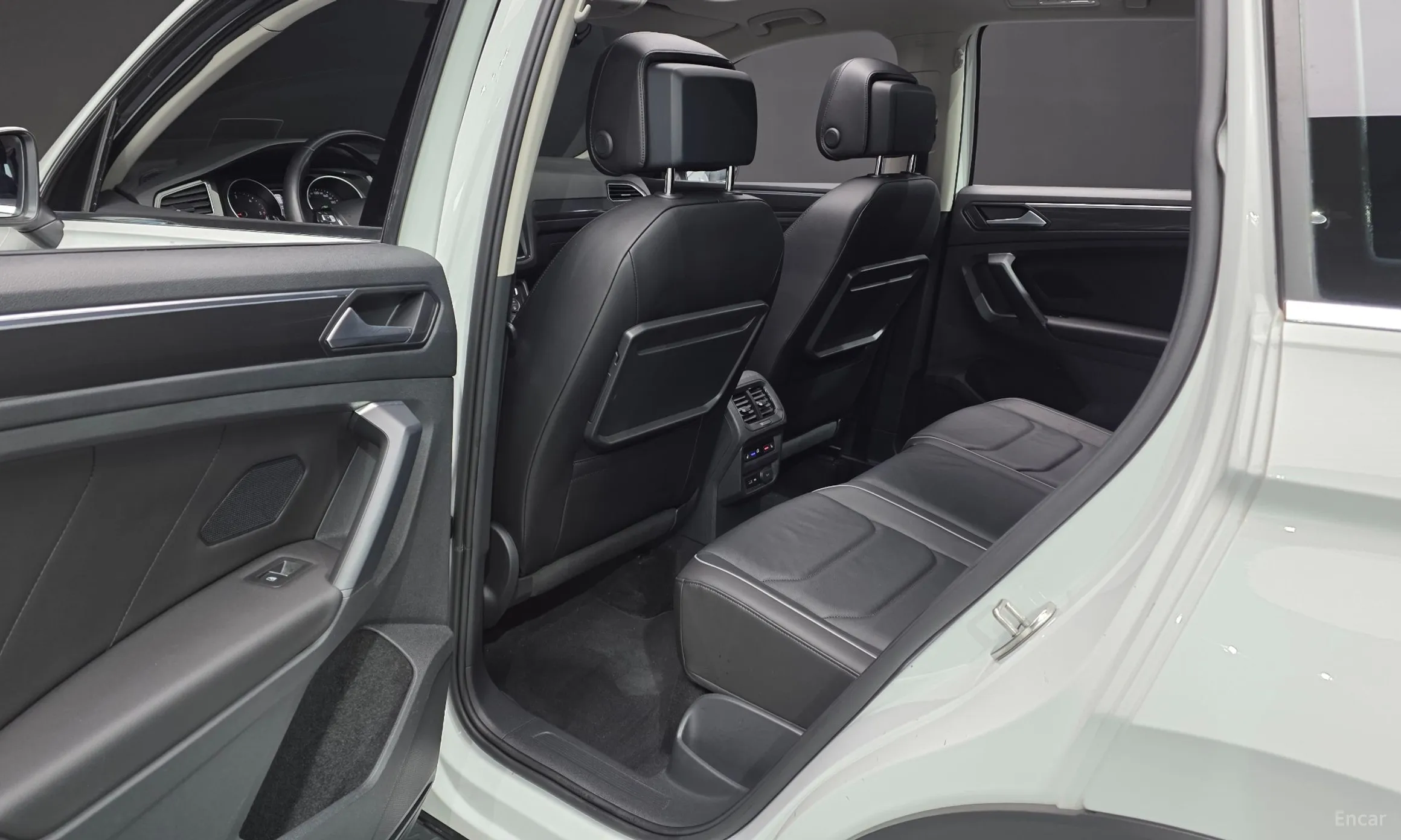 Volkswagen Tiguan 2nd Generation превью 12
