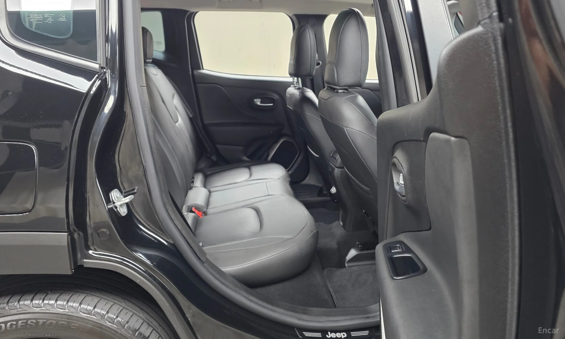 Jeep Renegade превью 11