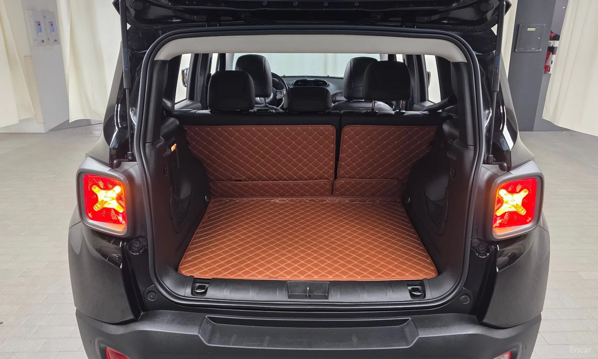 Jeep Renegade превью 19
