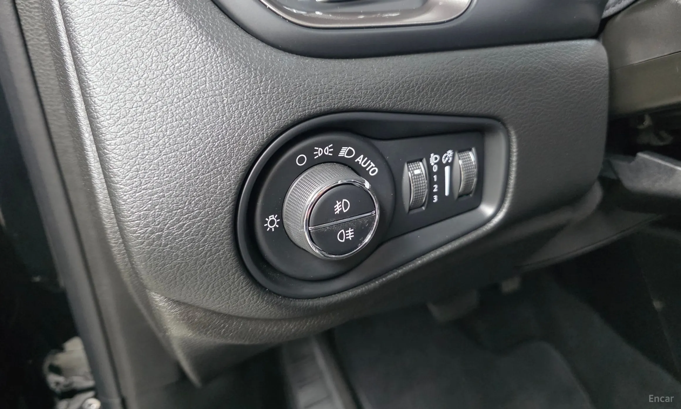 Jeep Renegade превью 20