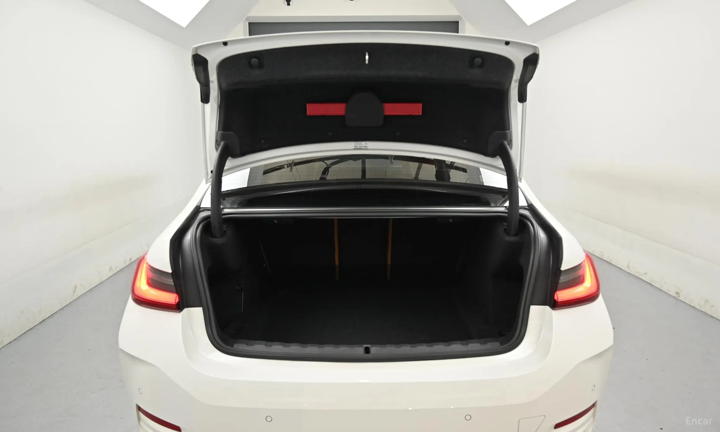 BMW 3 Series (G20) превью 20