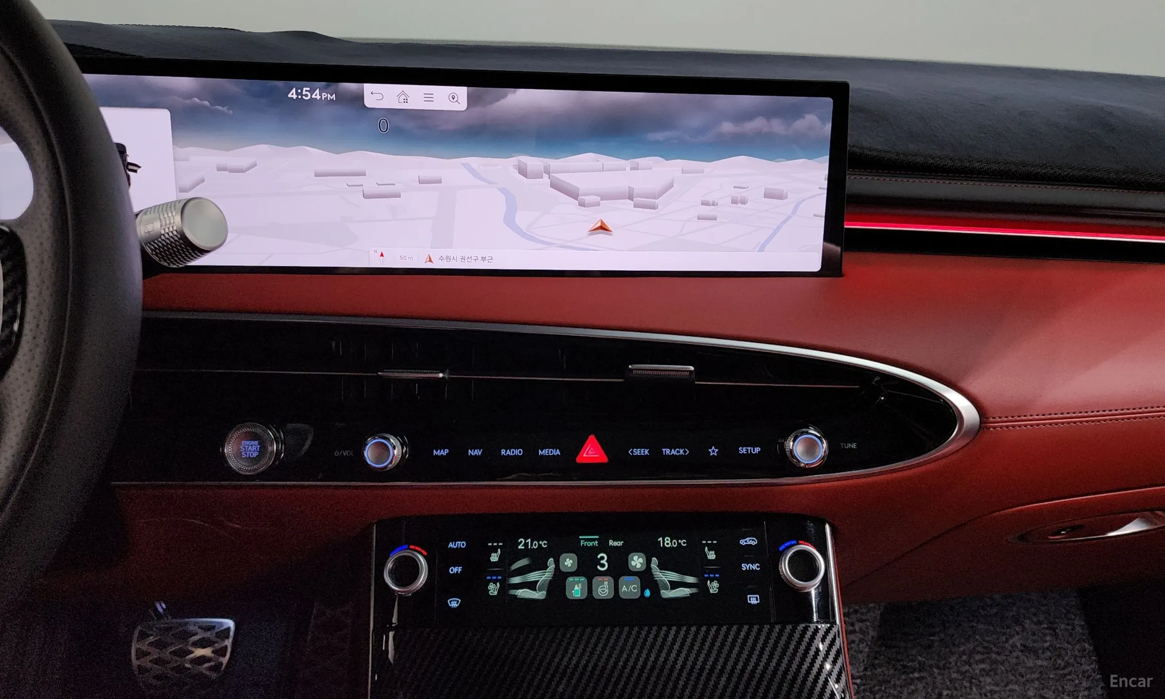 Genesis GV70 превью 12