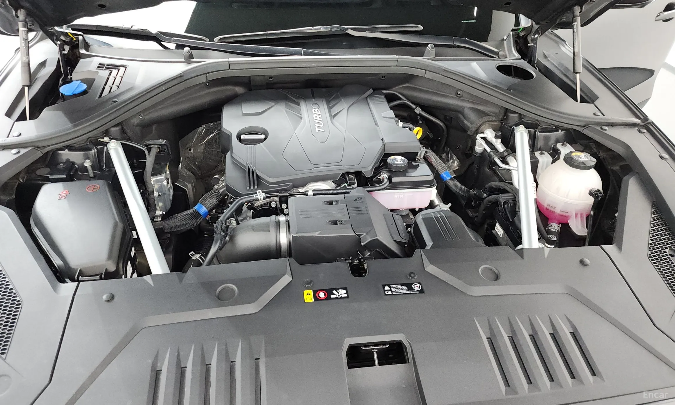 Genesis GV70 превью 6