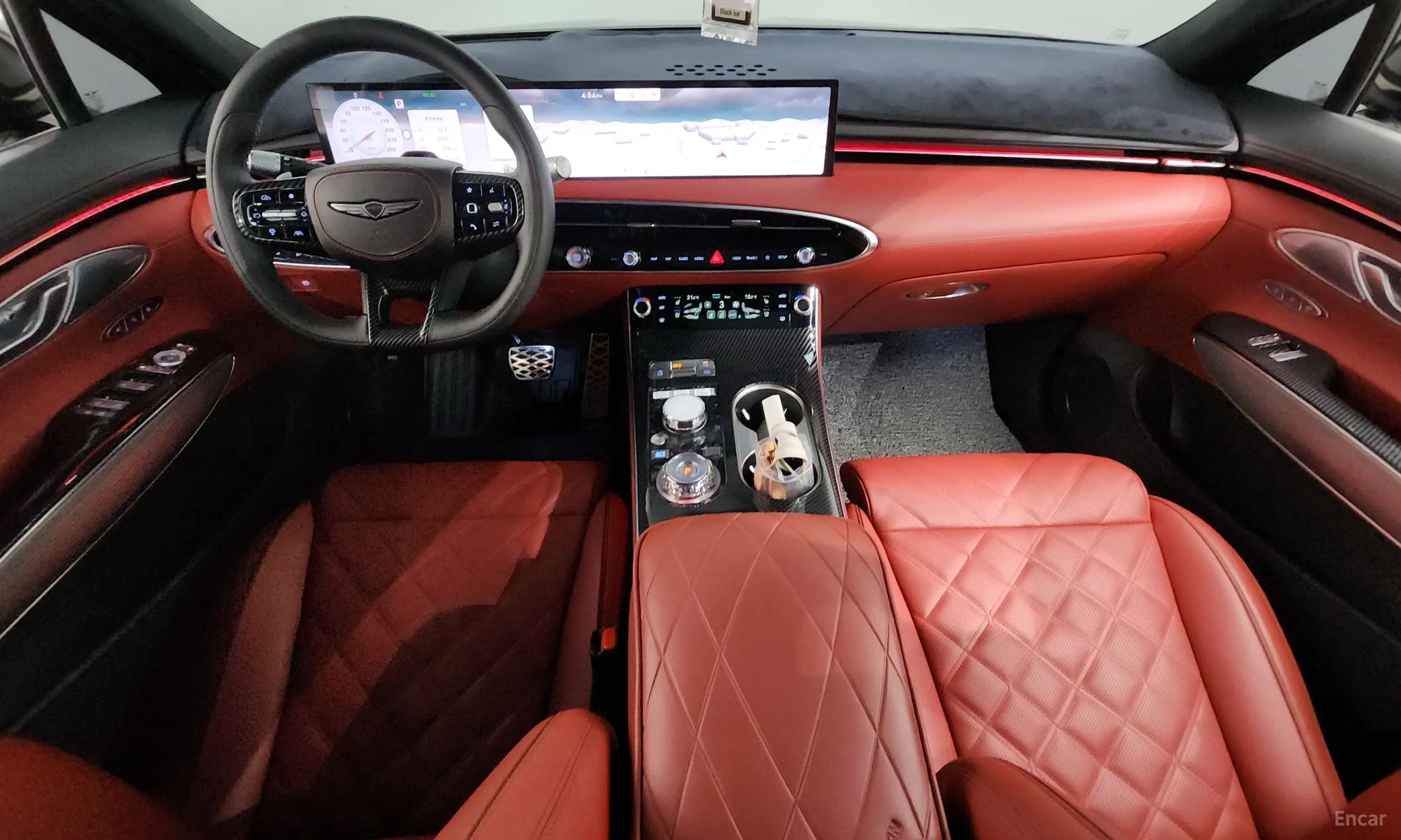Genesis GV70 превью 7