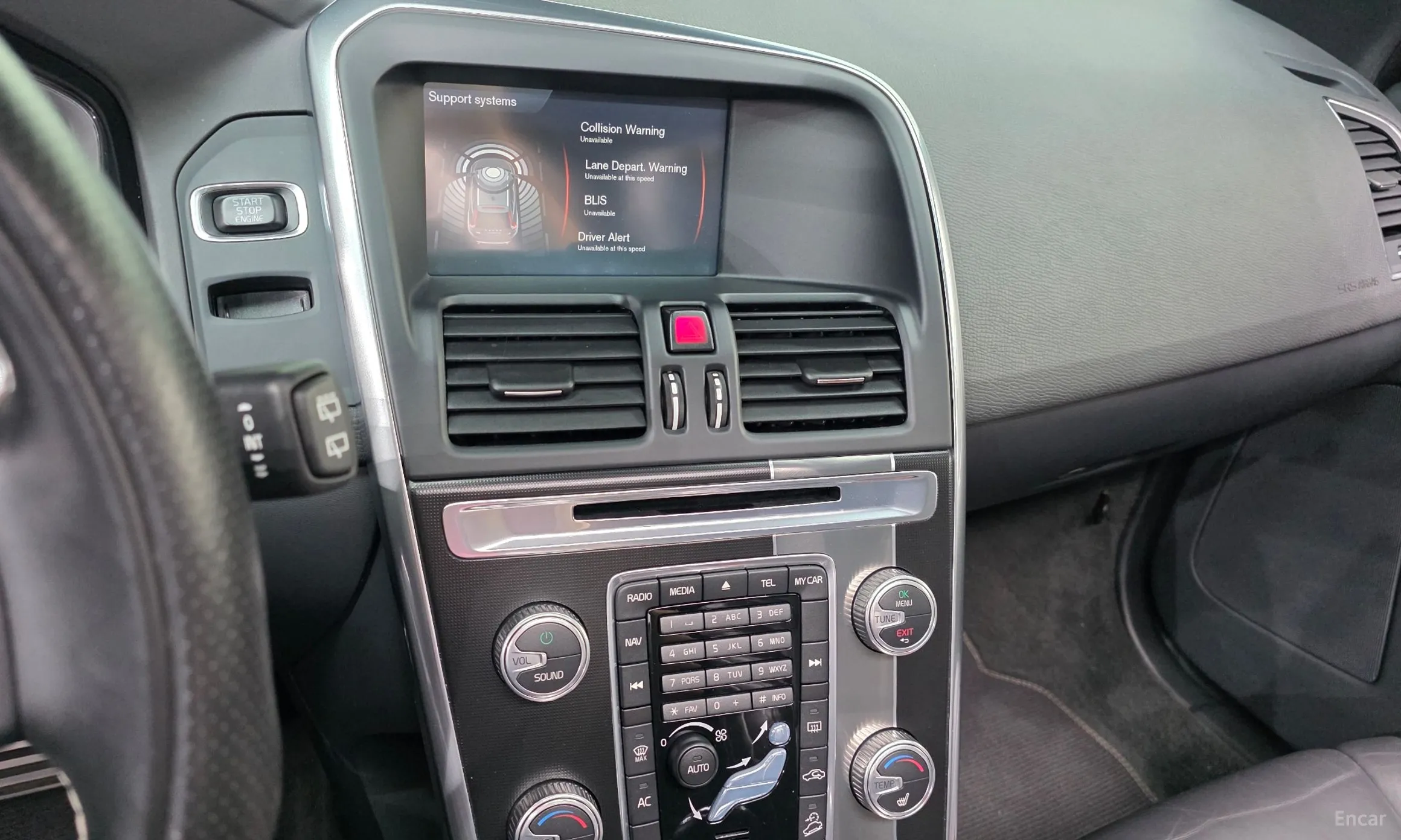 Volvo XC60 превью 14
